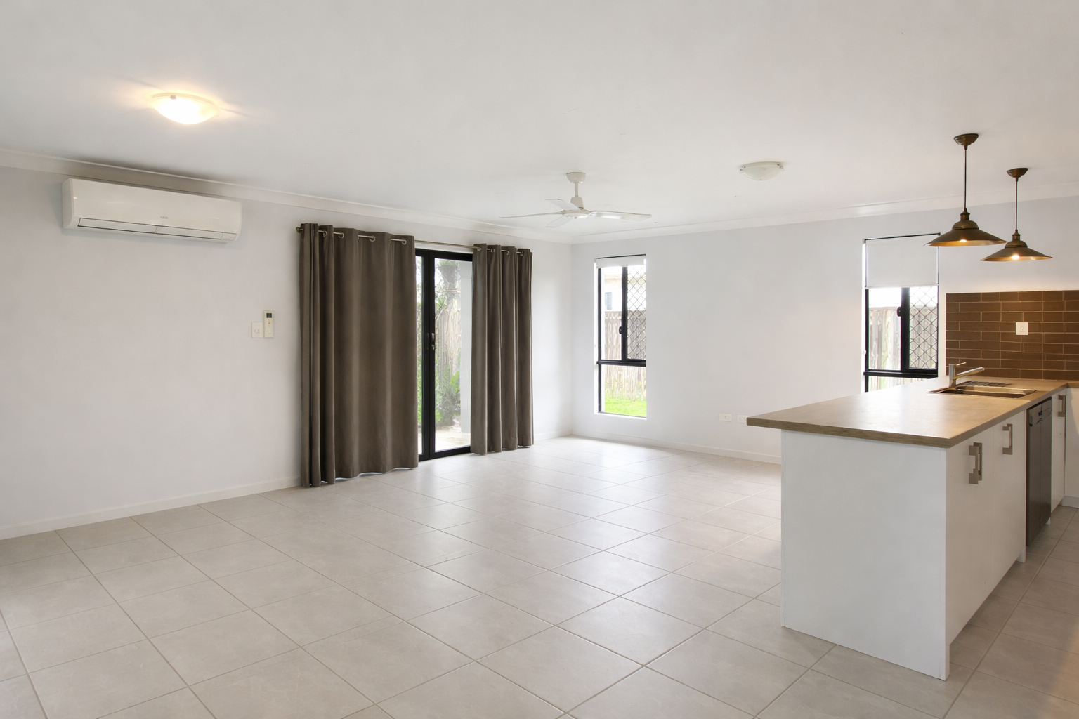 8 Gilling Court, Bushland Beach, QLD 4818