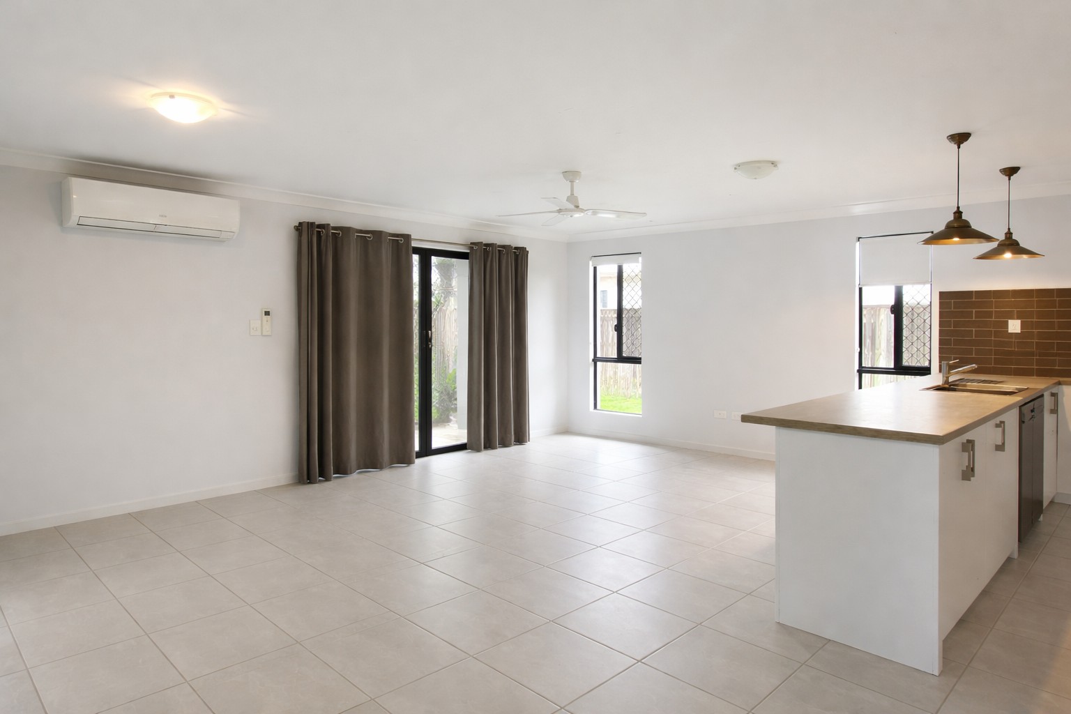 8 Gilling Court, Bushland Beach, QLD 4818