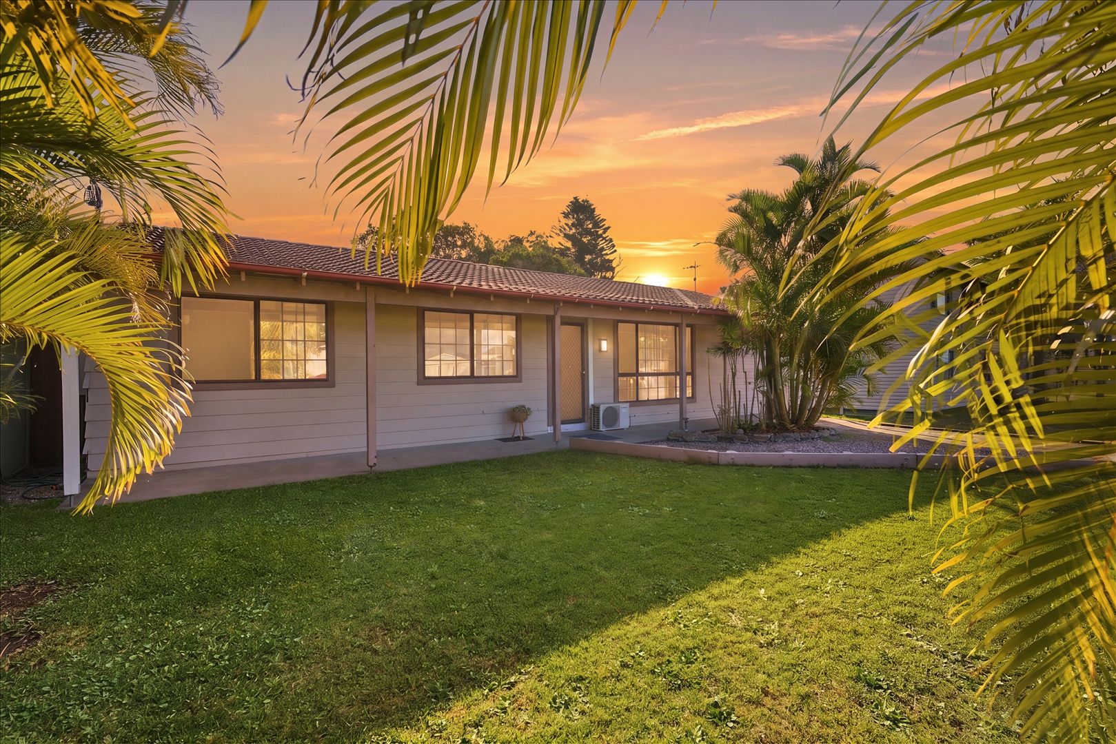 14 & 14a Nichols Avenue, Gorokan, NSW 2263
