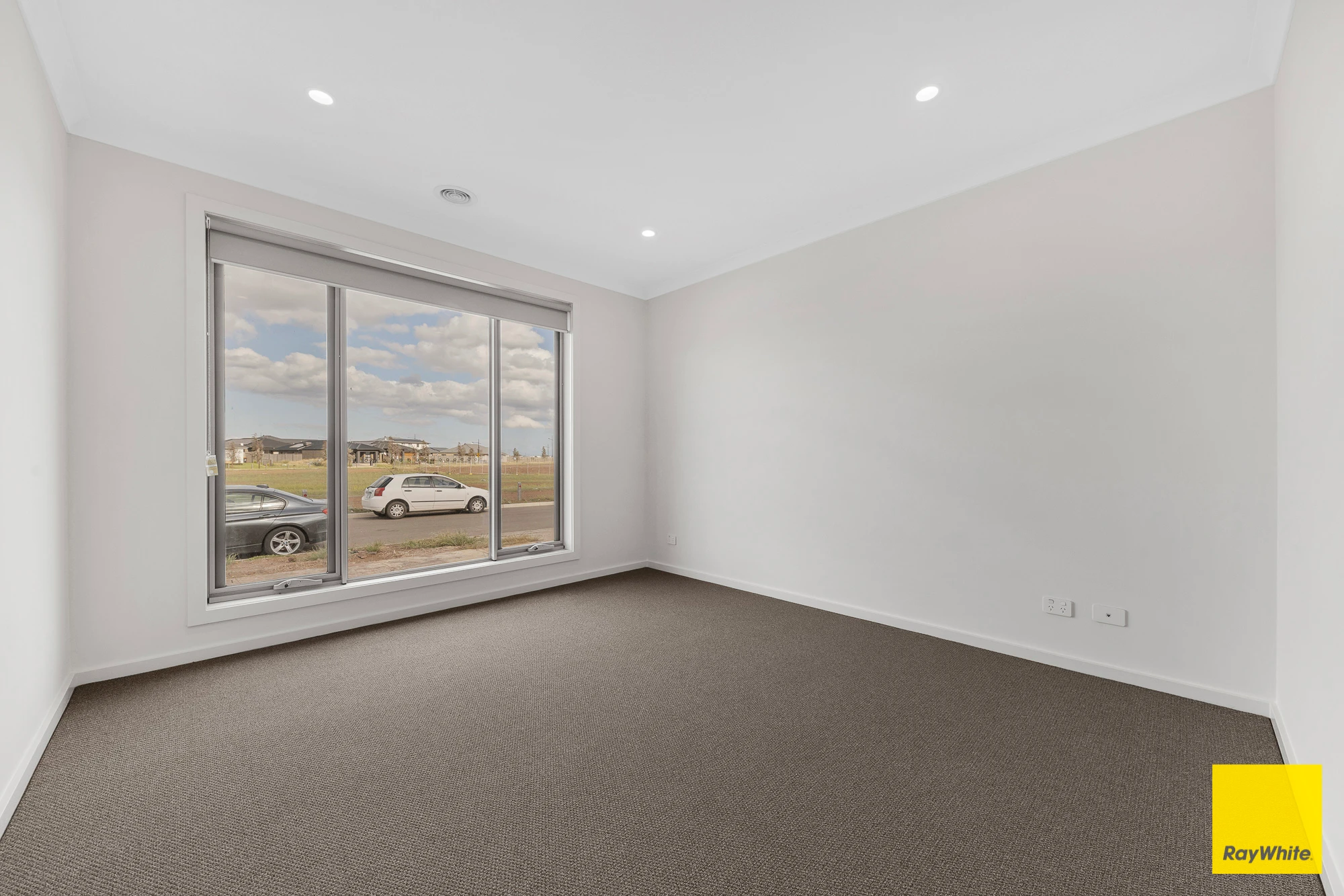 33 Clipstone Crescent, FRASER RISE, VIC 3336