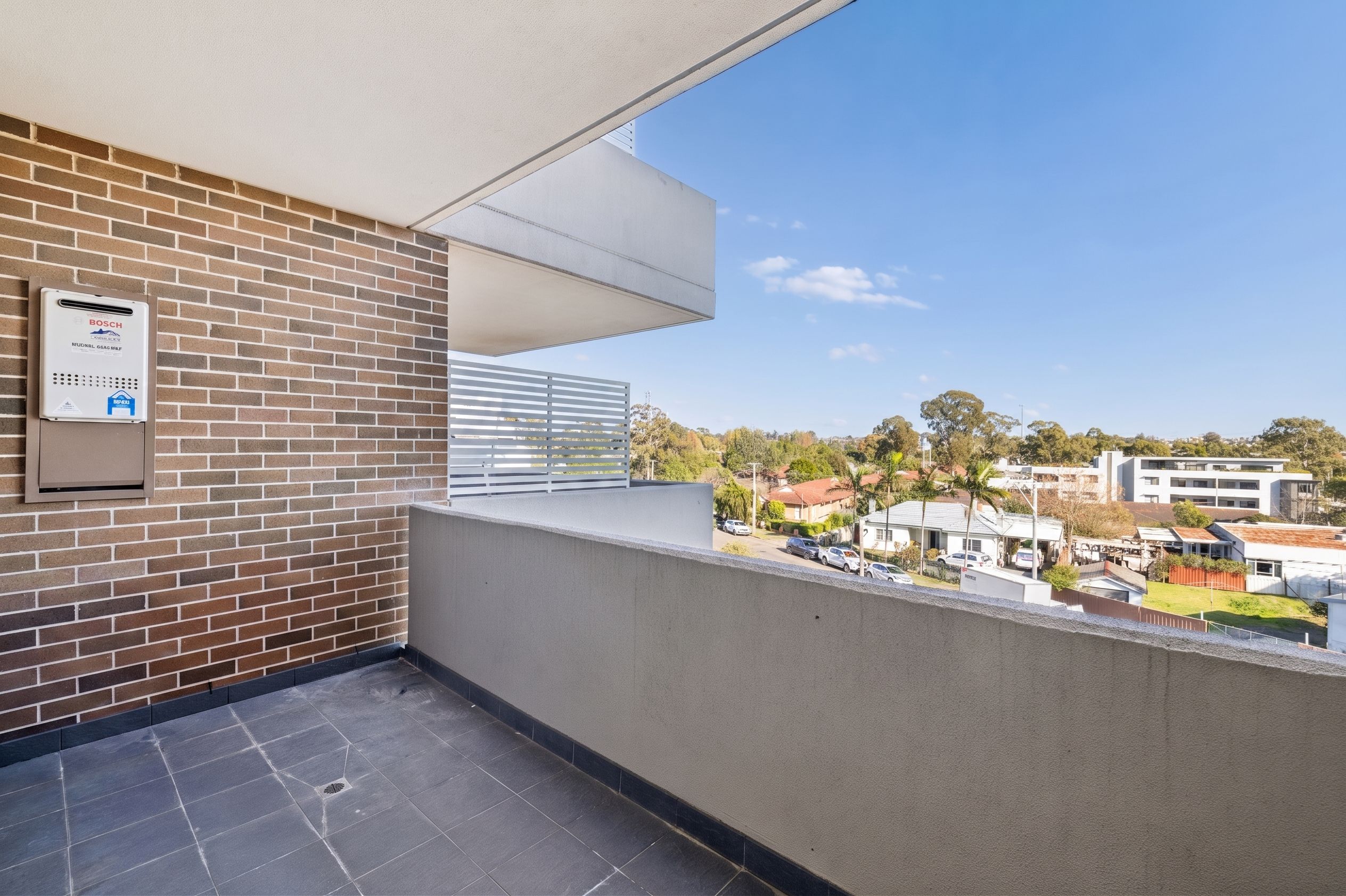 303/357-359 Great Western Highway — photo 6 of 16