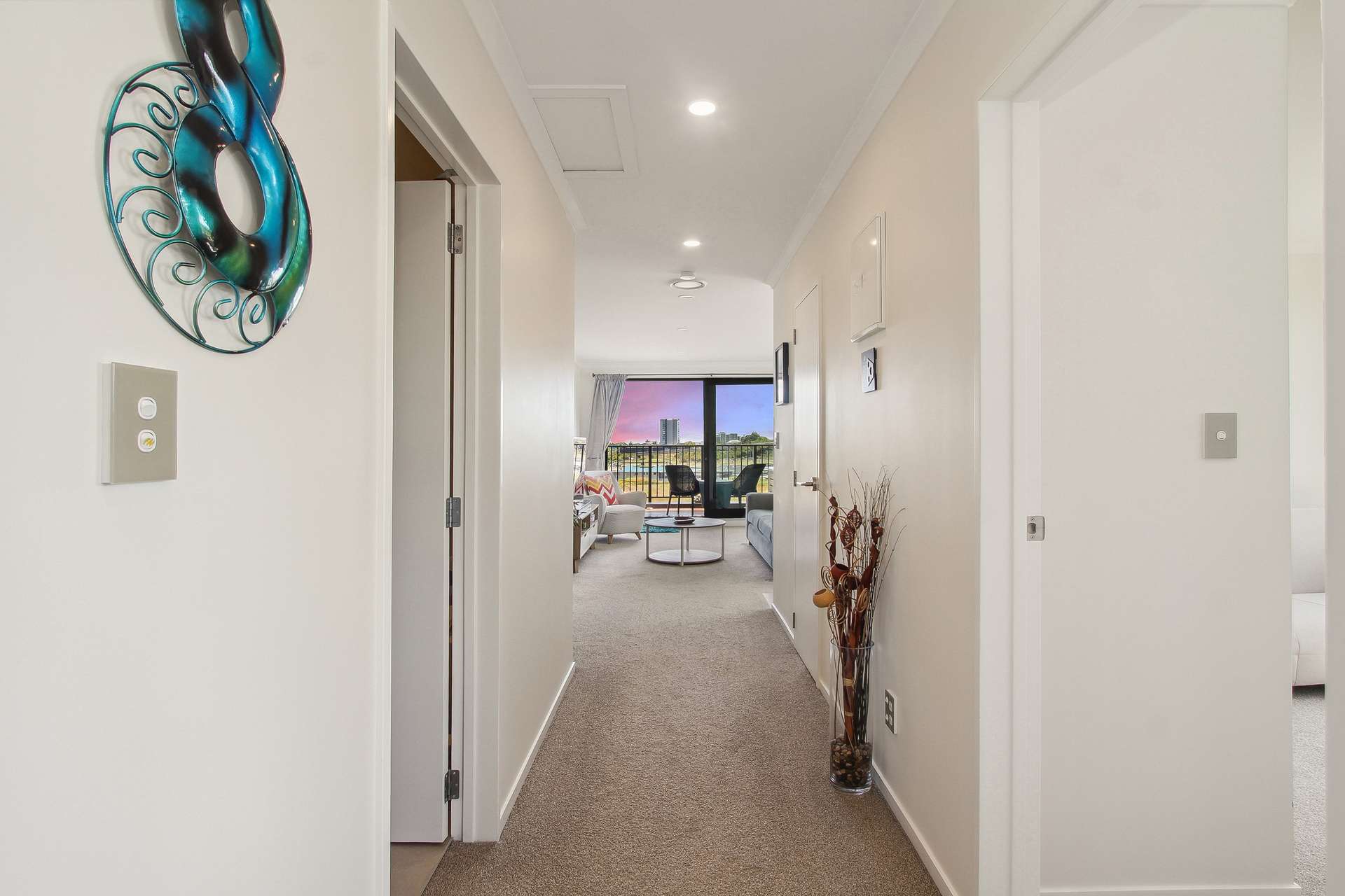 8/1 Coral Tree Avenue photo 3