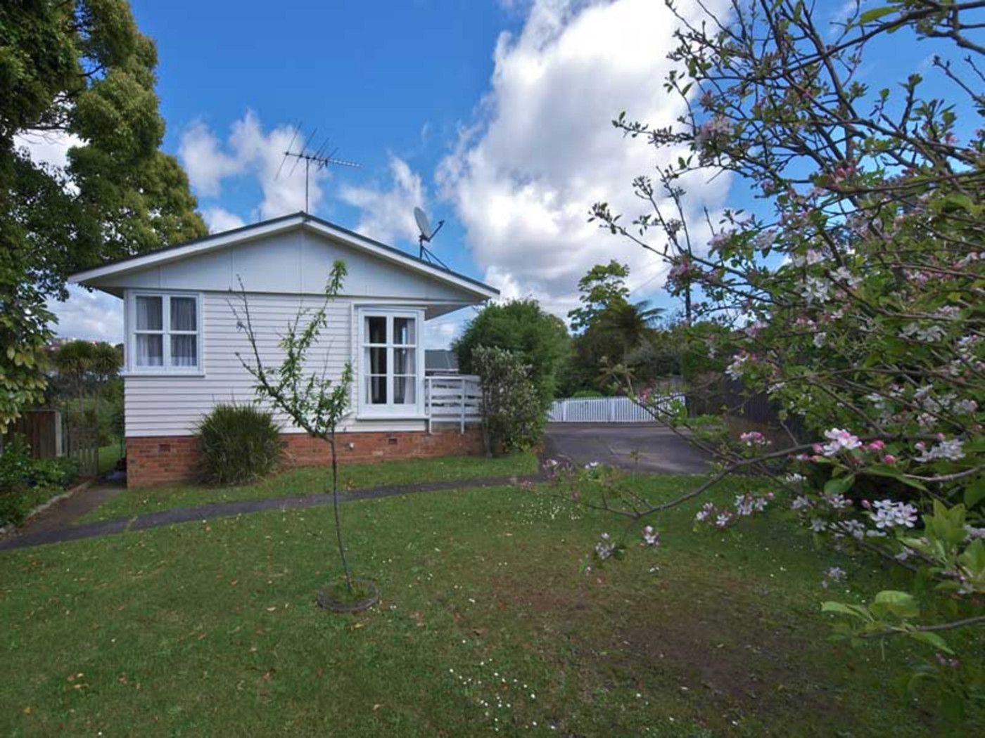 25 Hutchinsons Road, Howick, Manukau City