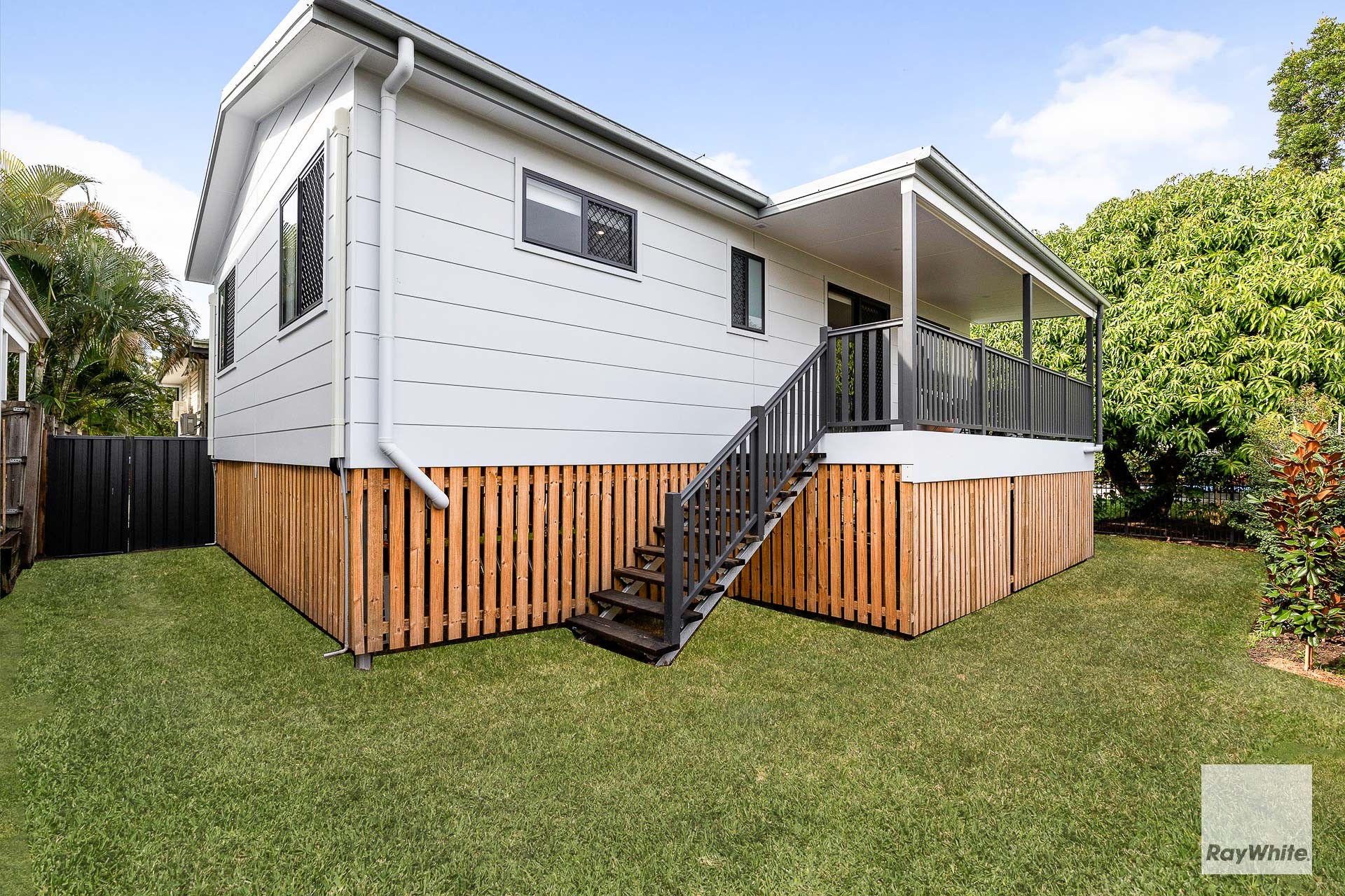 102B Adelaide Street, Carina, QLD 4152