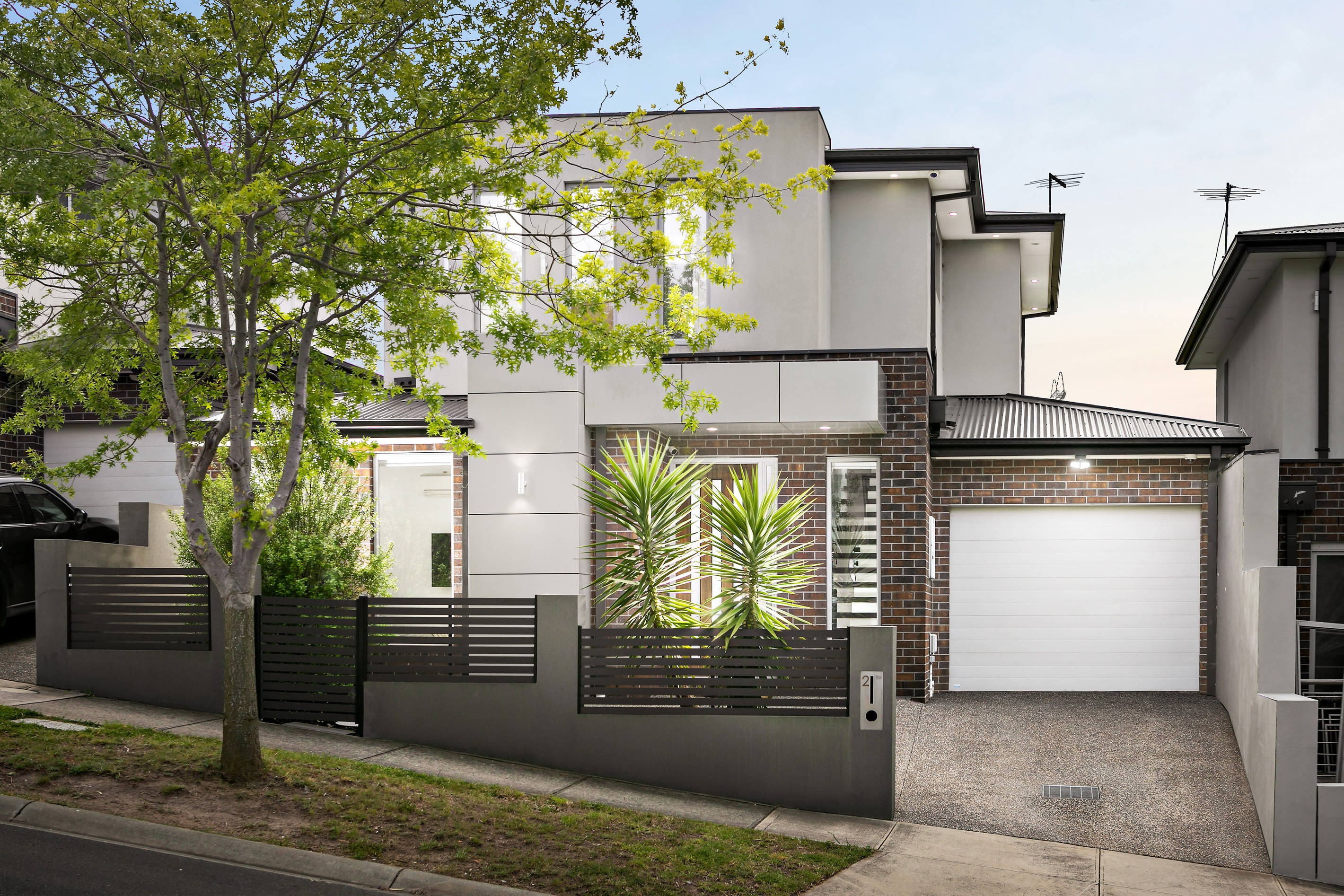 2 Fraserburgh Crescent, Greenvale, VIC 3059