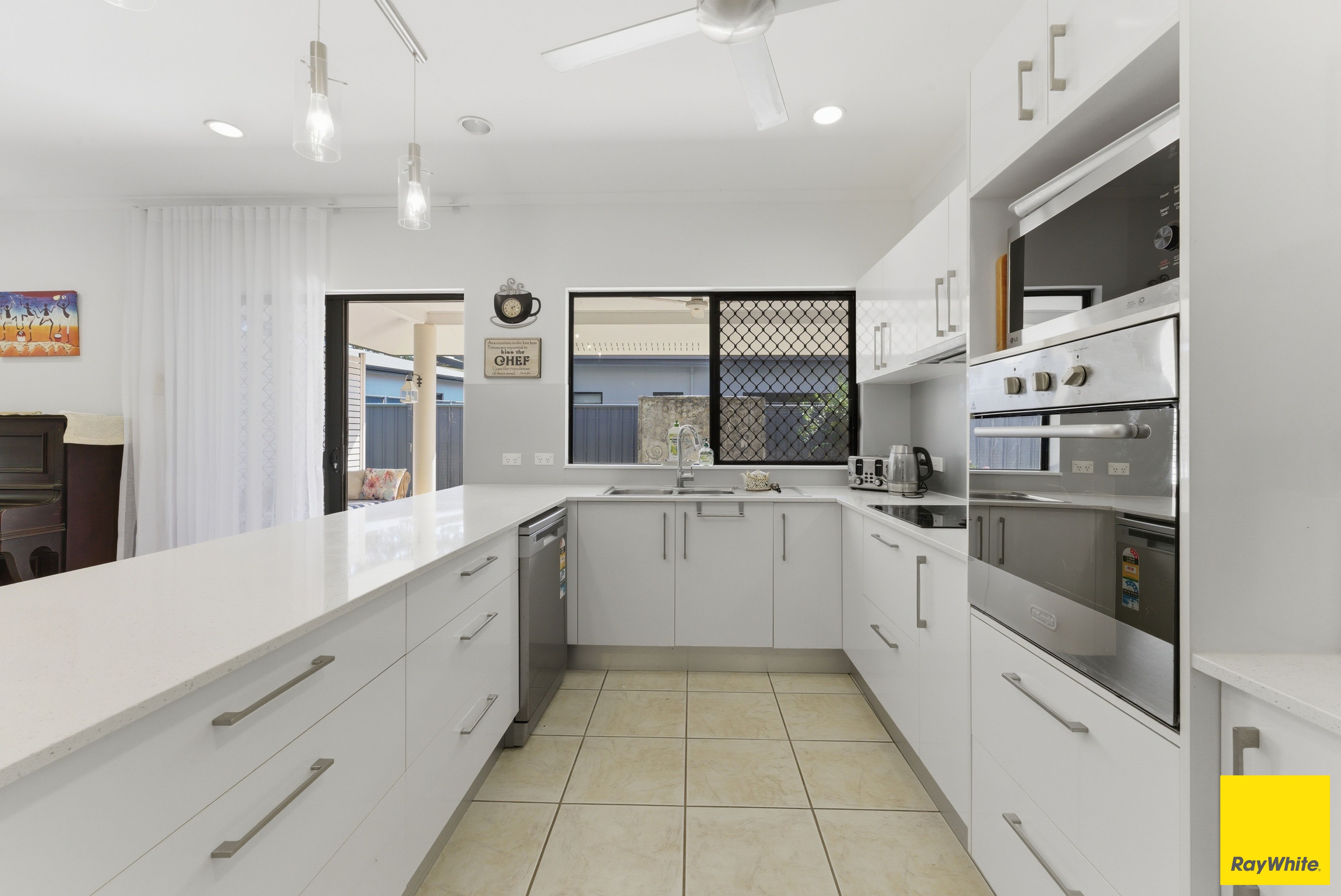 15 Lucy Close, Kanimbla, QLD 4870