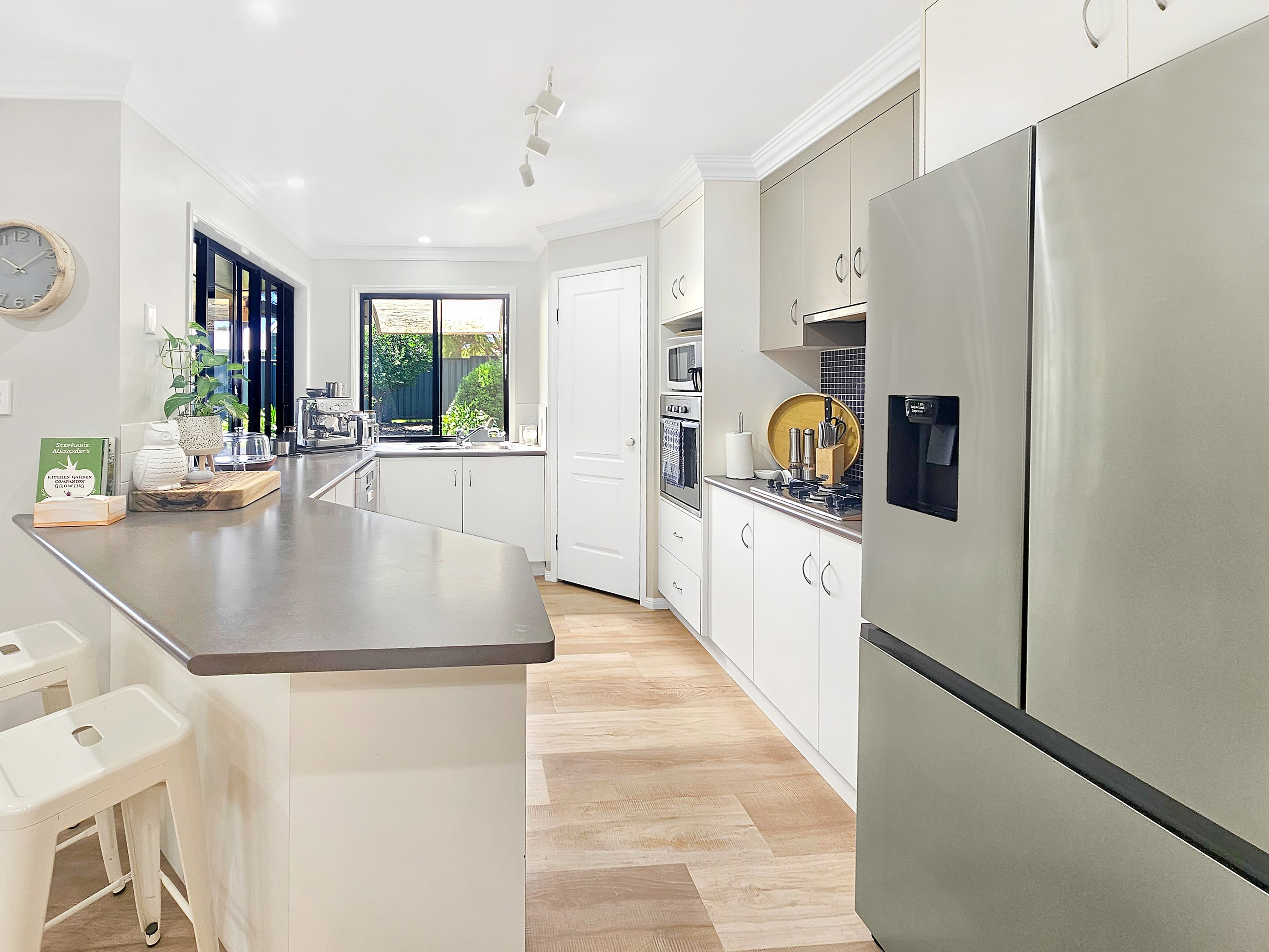 6 Matthew Court, Crows Nest, QLD 4355