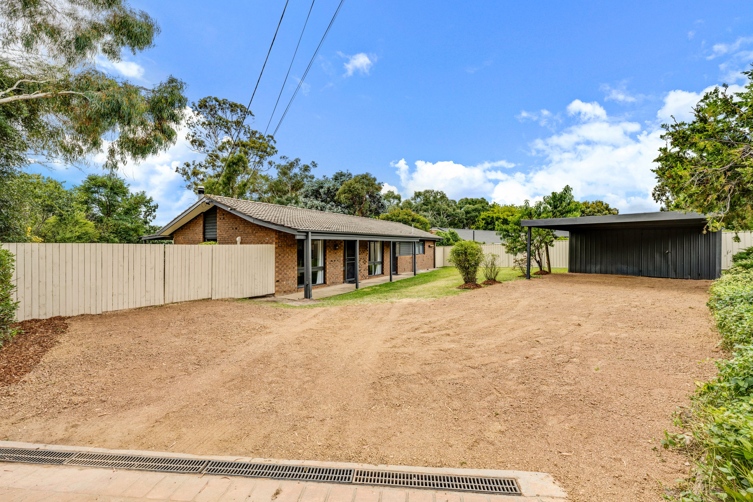 27 Lyall Crescent, Kambah, ACT 2902