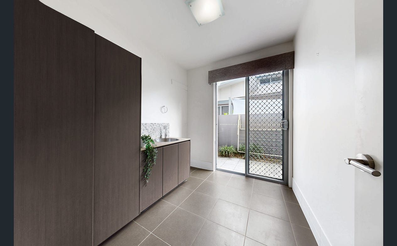 1 Palladium Boulevarde — photo 18 of 21