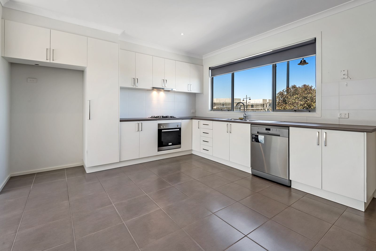 2/2 Marathon Boulevard, Craigieburn, VIC 3064