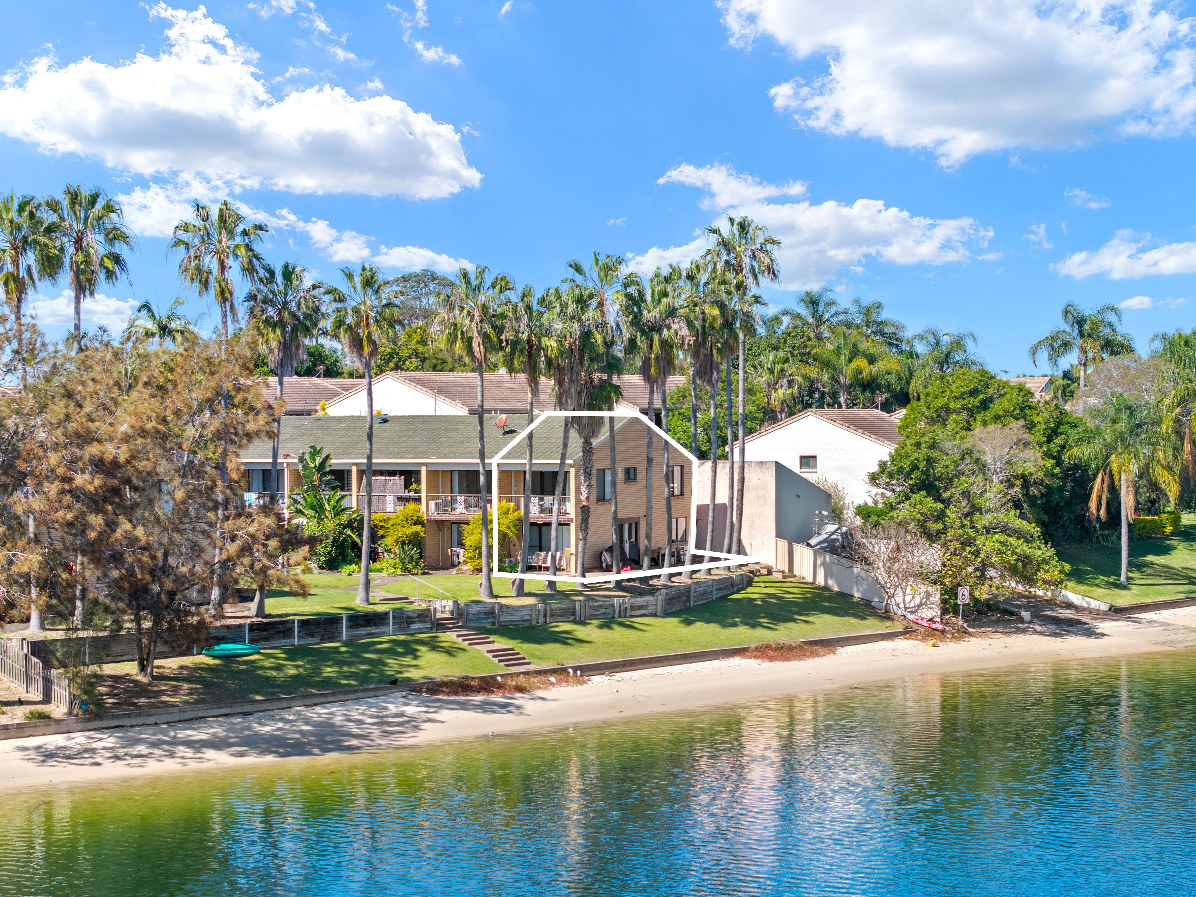 8/9 Jodie Court — photo from Ray White Mermaid Waters