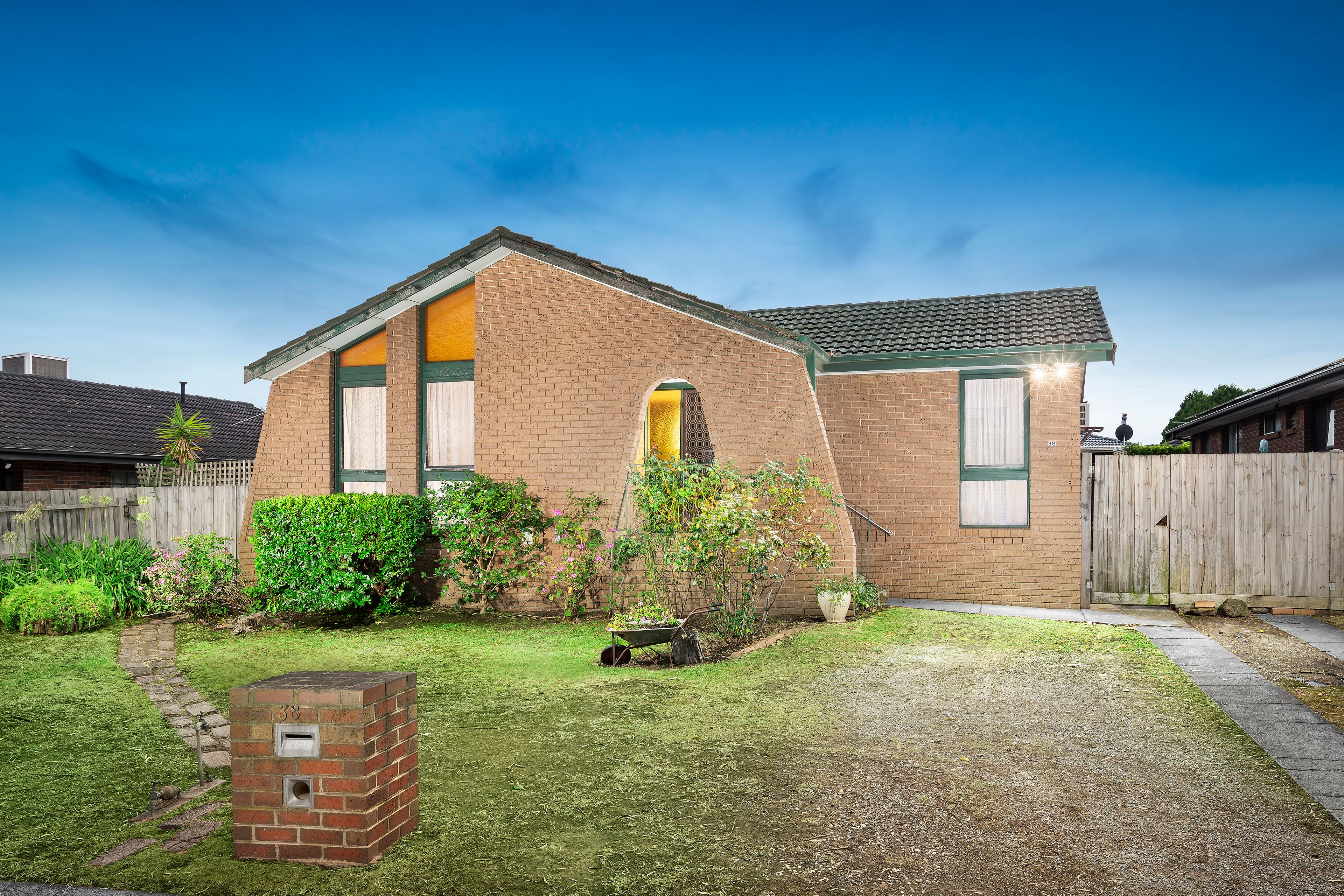 38 Roycroft Avenue, Mill Park VIC 3082