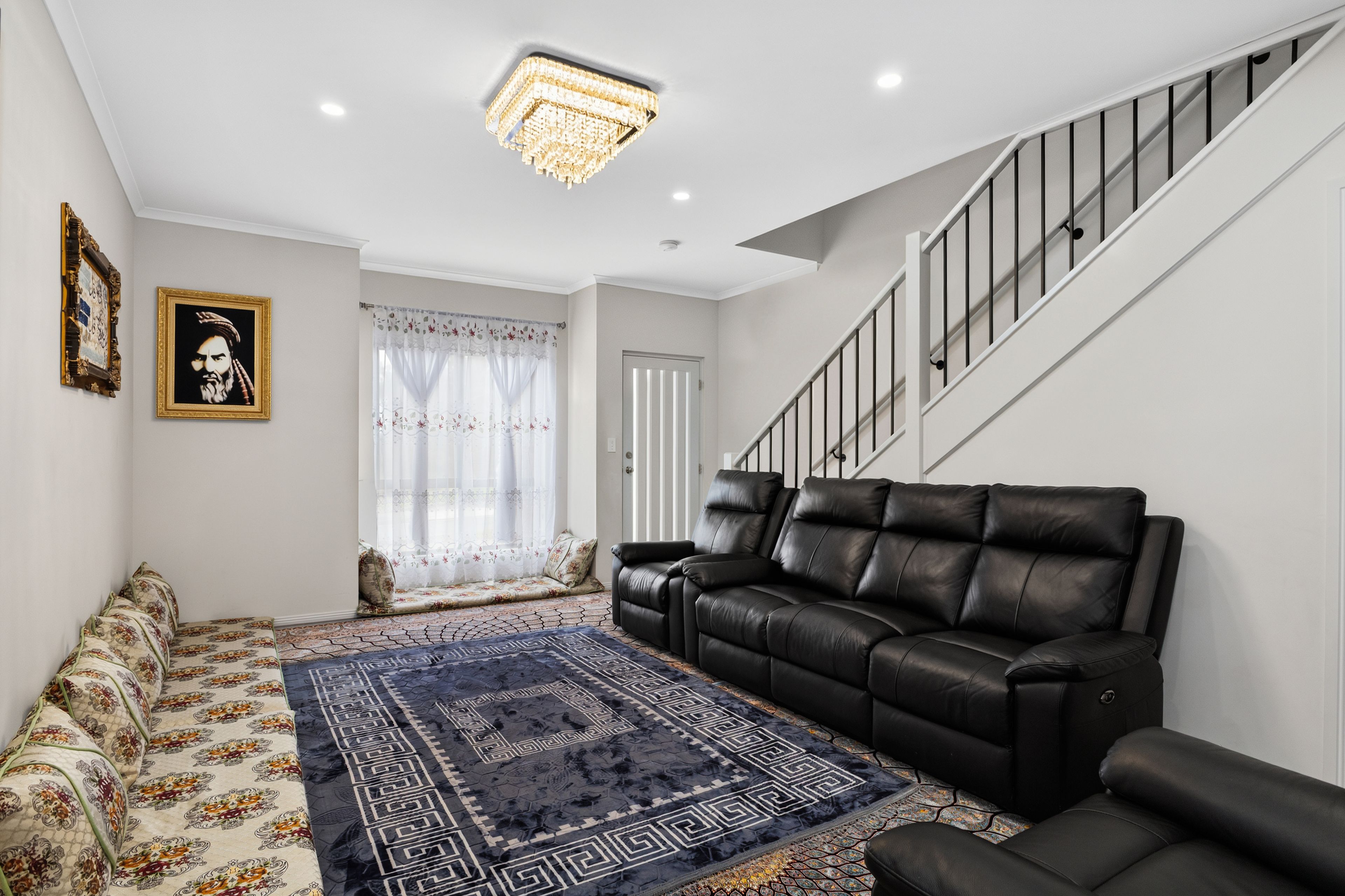 43 Barrington Avenue — photo 4 of 16