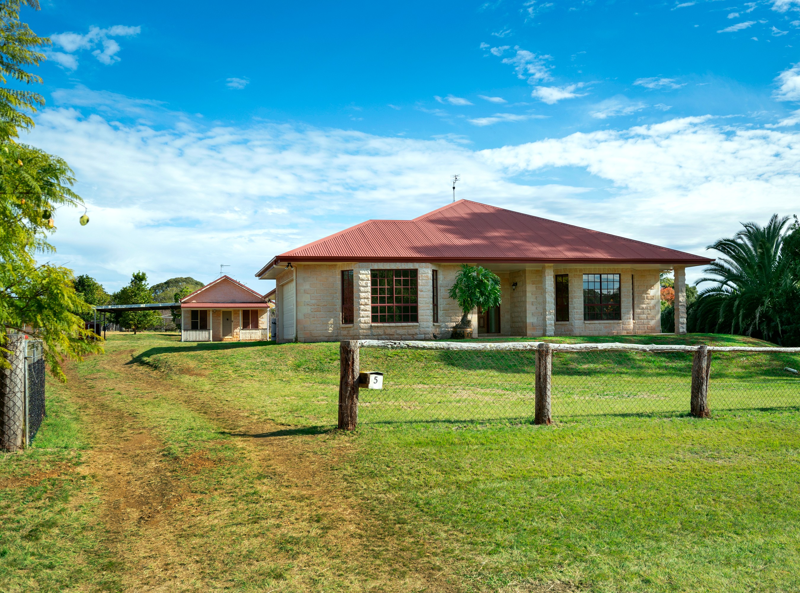 5 Melric Court, Geham, QLD 4352