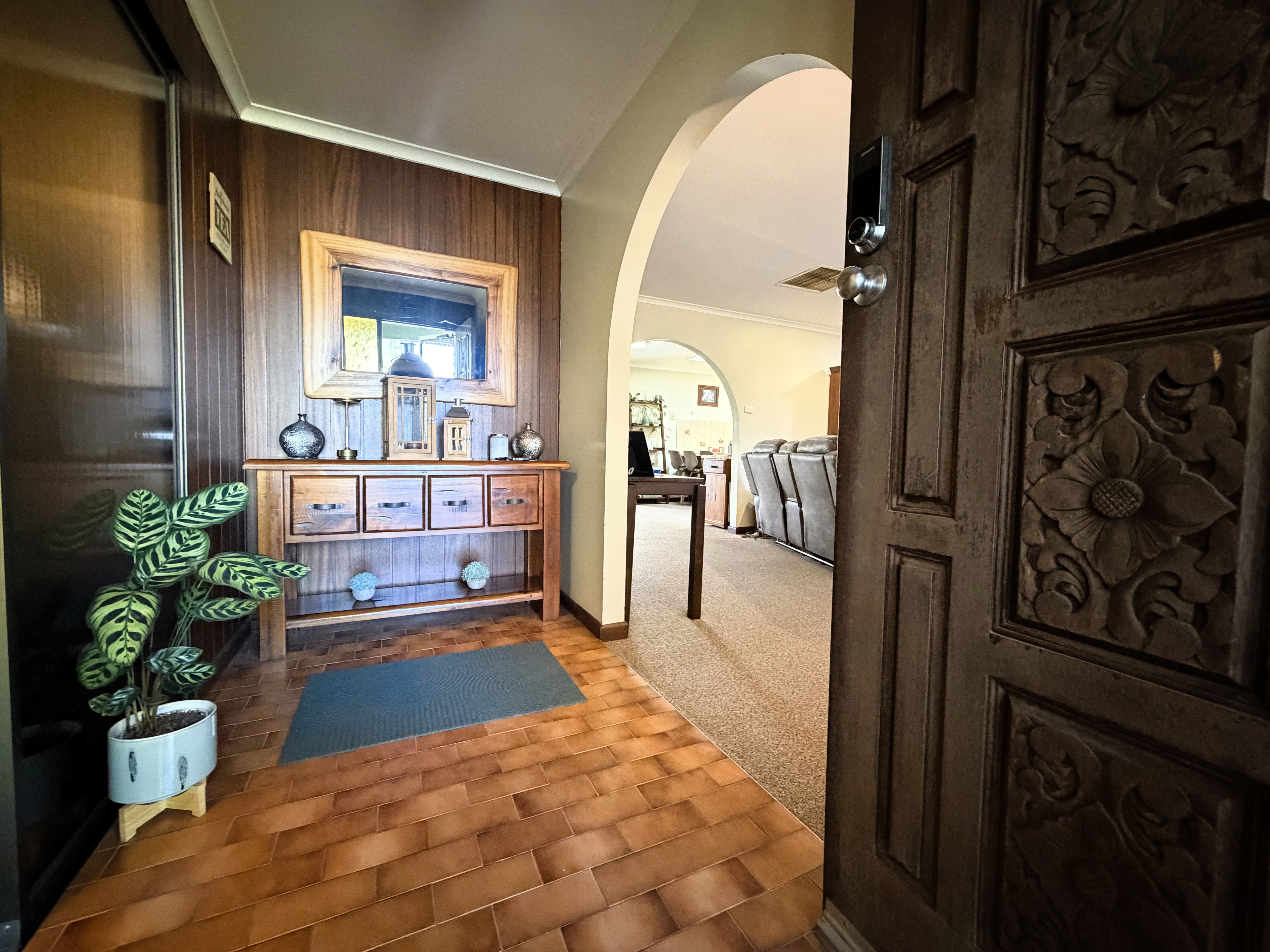 17 Hoad Street — photo 3 of 20
