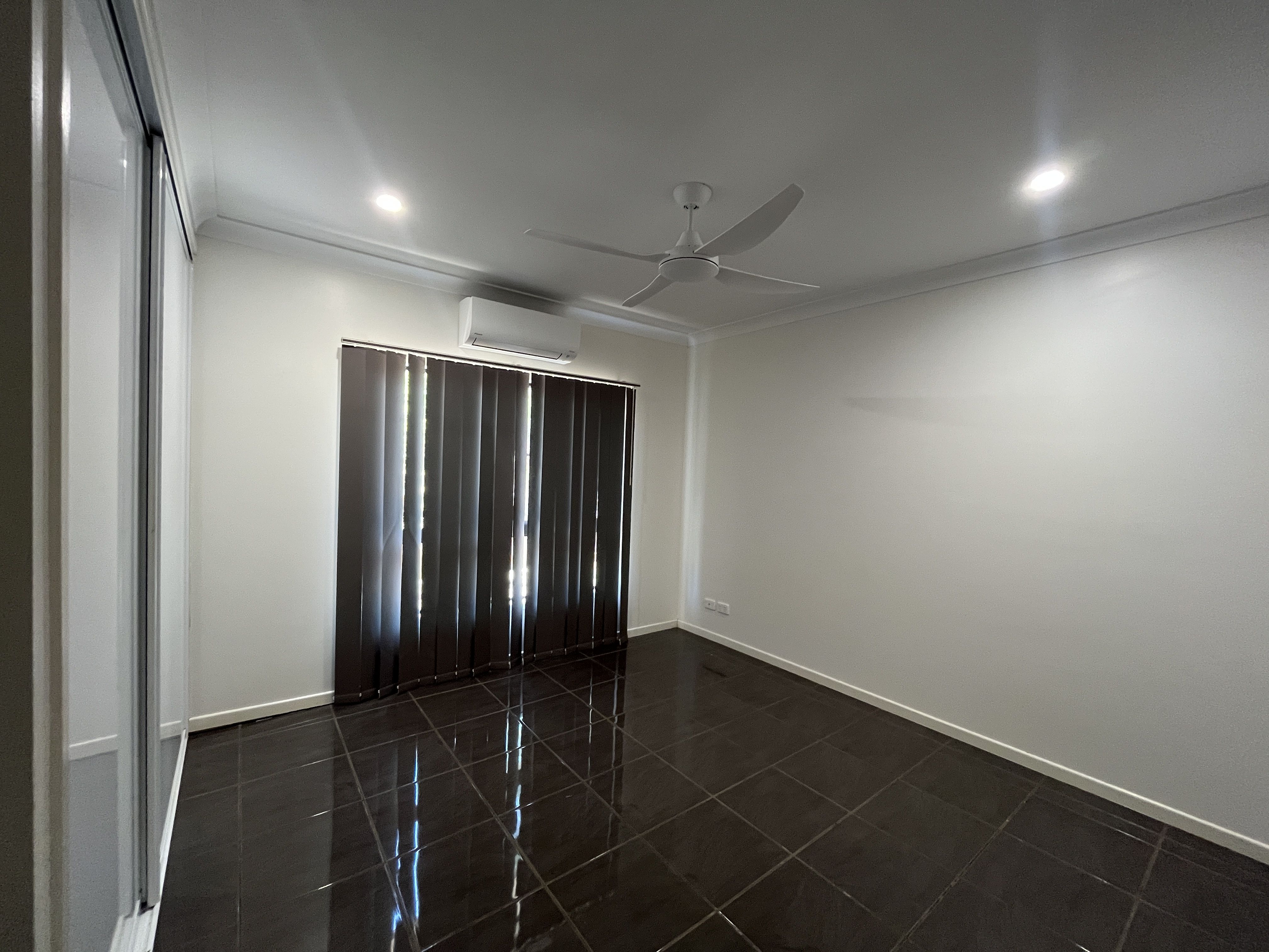18 Russell Road West — photo 6 of 17