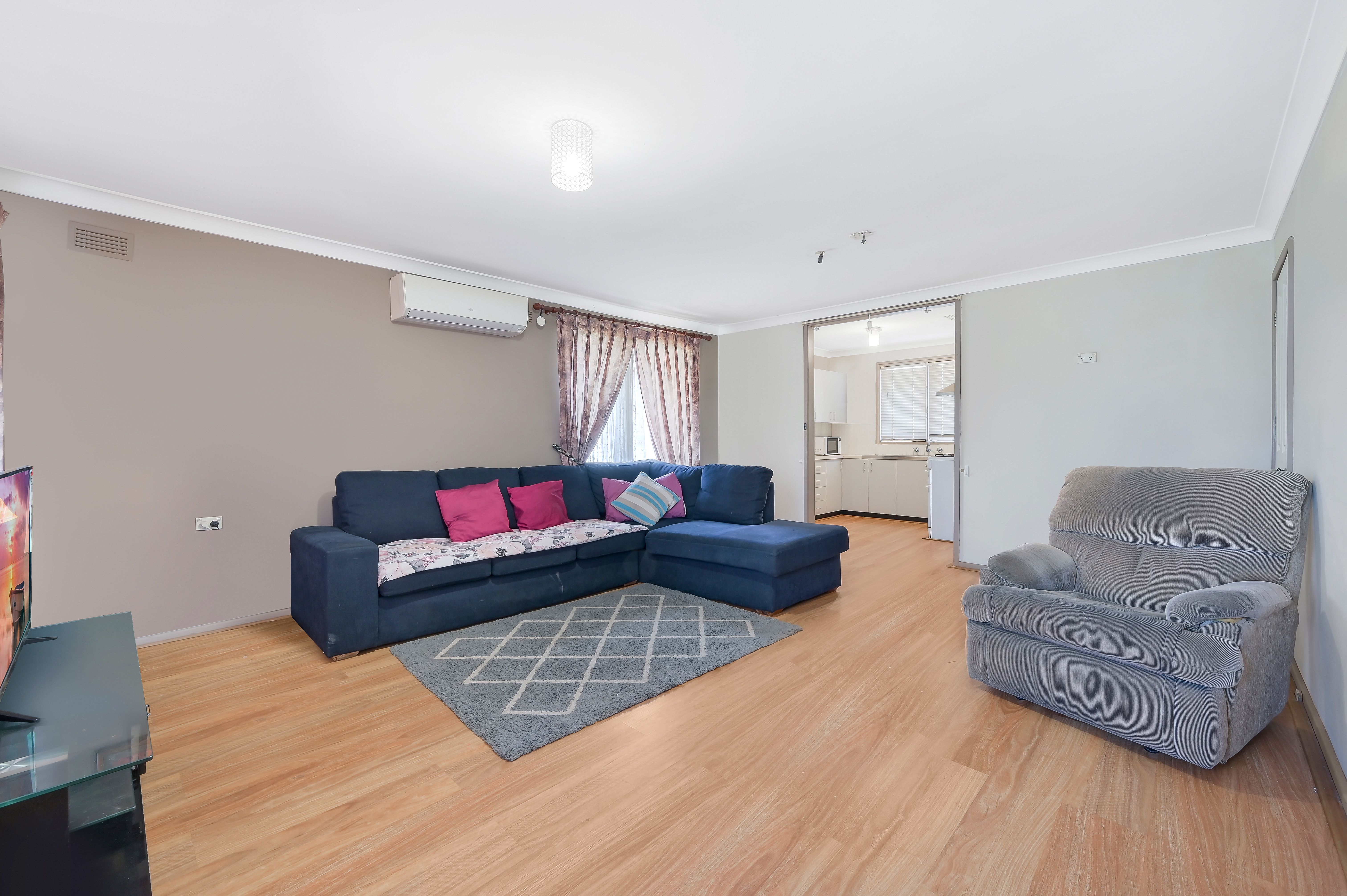 2 Evelyn Street, Macquarie Fields, NSW 2564