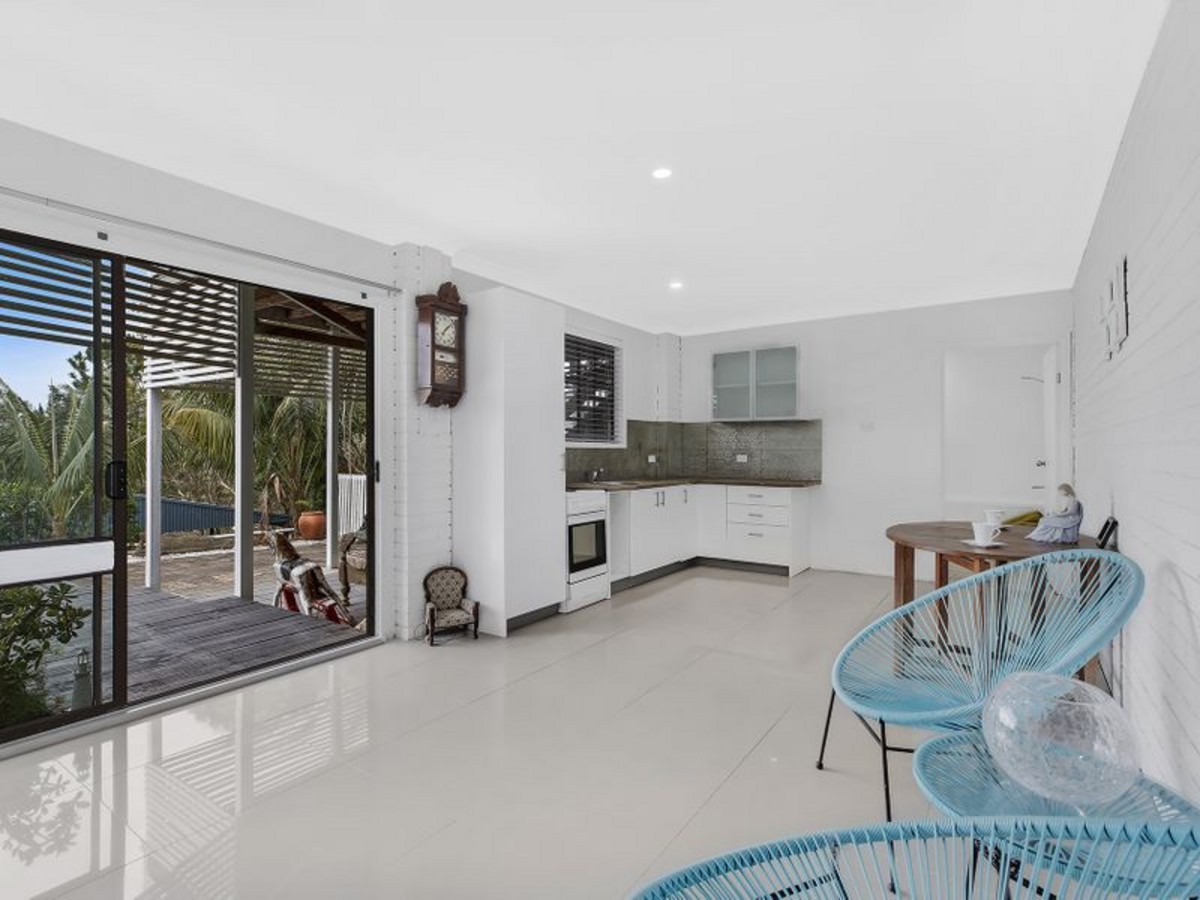 8 Yumbool Close, Forresters Beach, NSW 2260