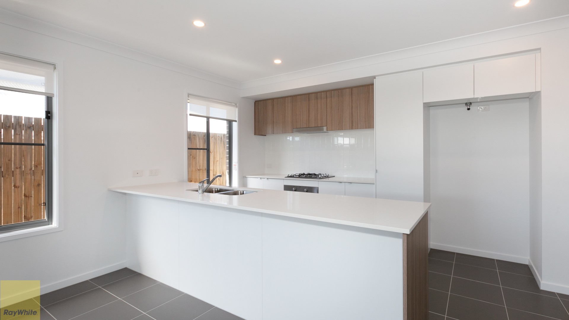 18 Chambers Ridge Boulevard, Park Ridge, QLD 4125