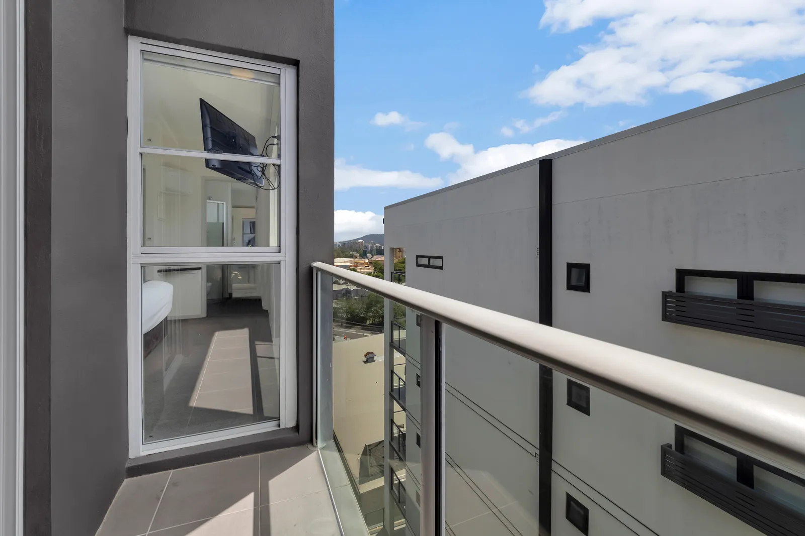 1004/16 Merivale Street, South Brisbane
