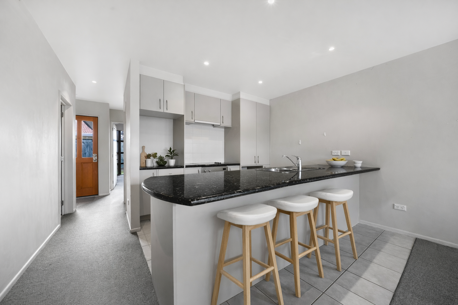 26/8 Landscape Road, Papatoetoe, Manukau City