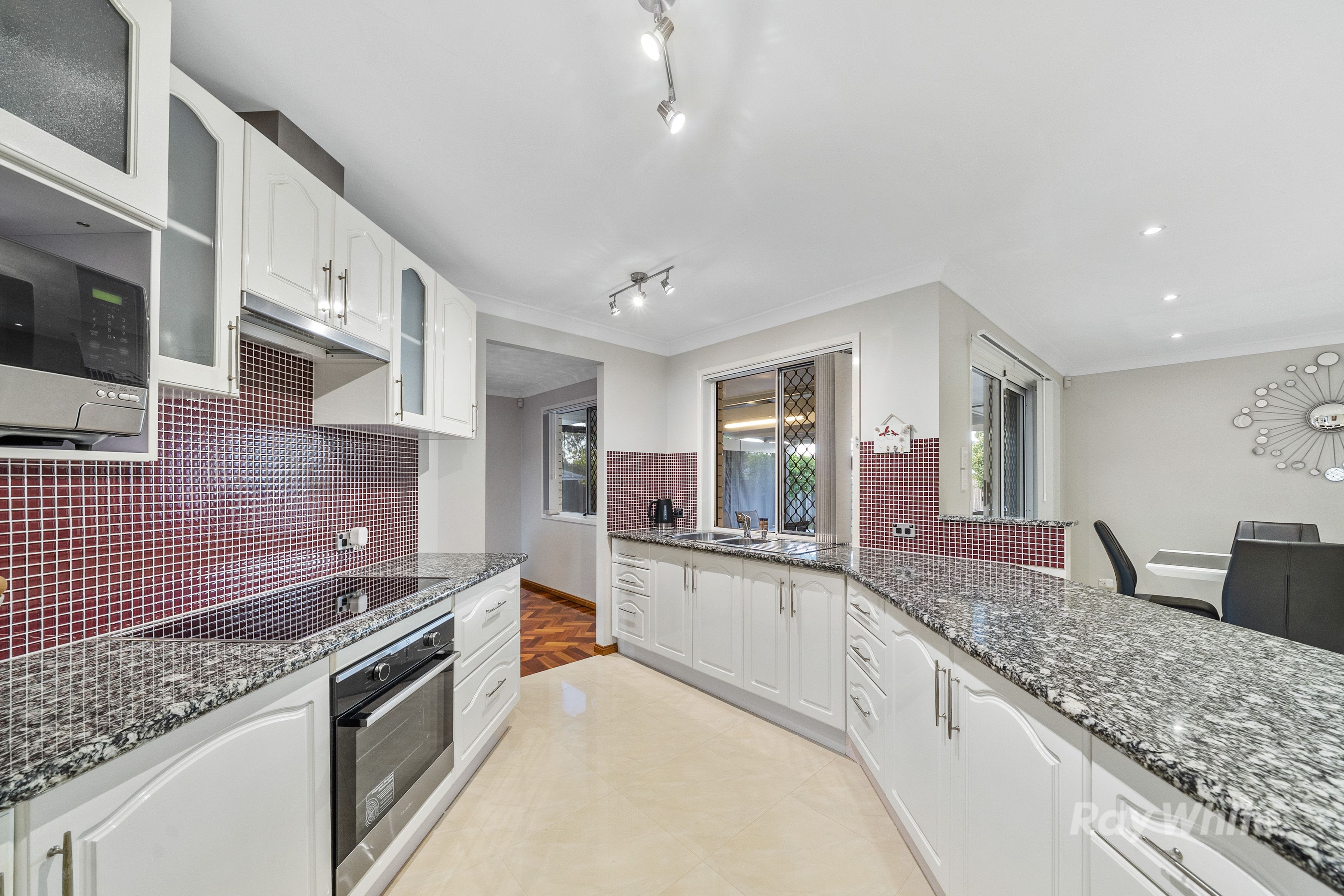 14 Fromelles Court — photo 6 of 22
