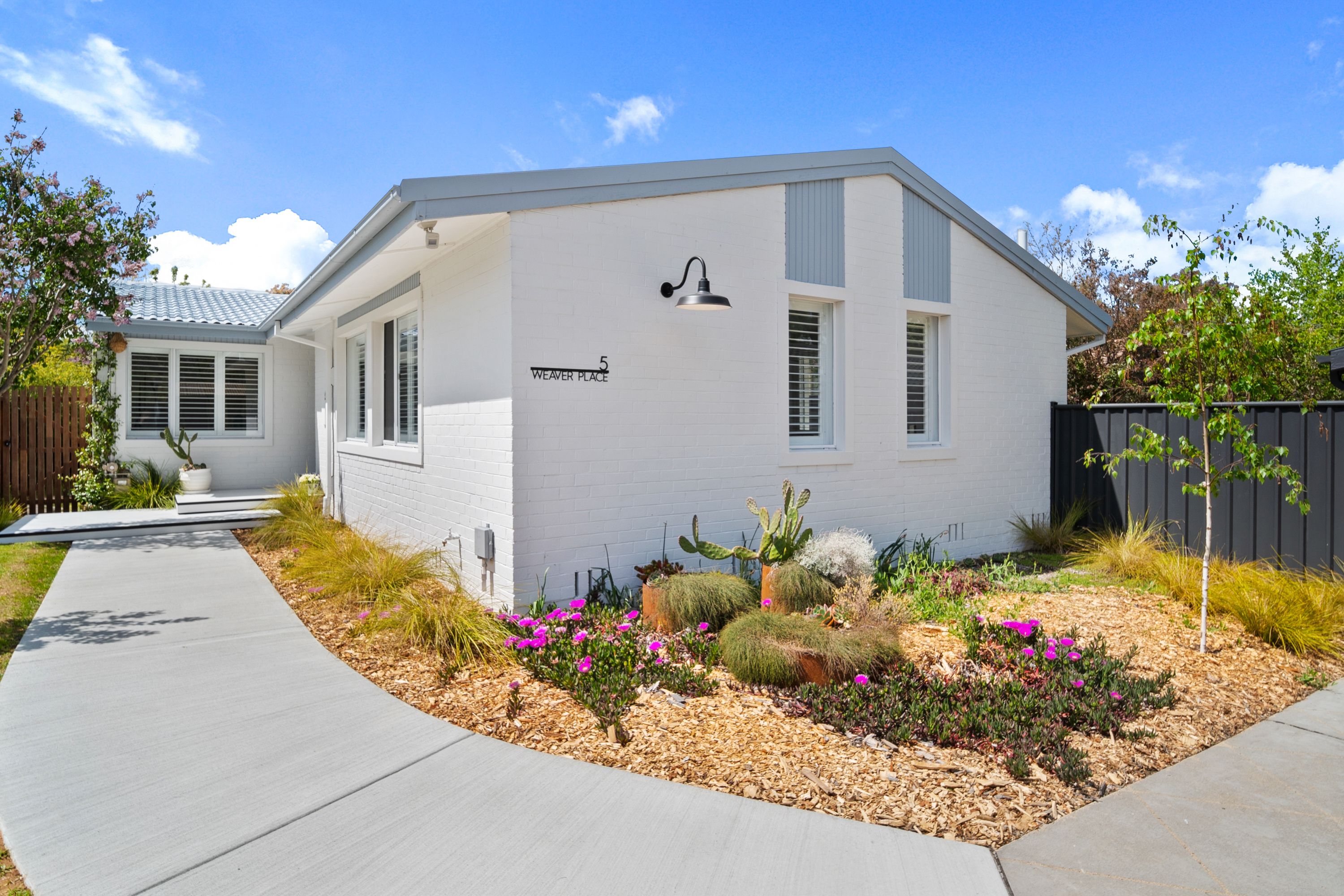 5 Weaver Place, Charnwood, ACT 2615