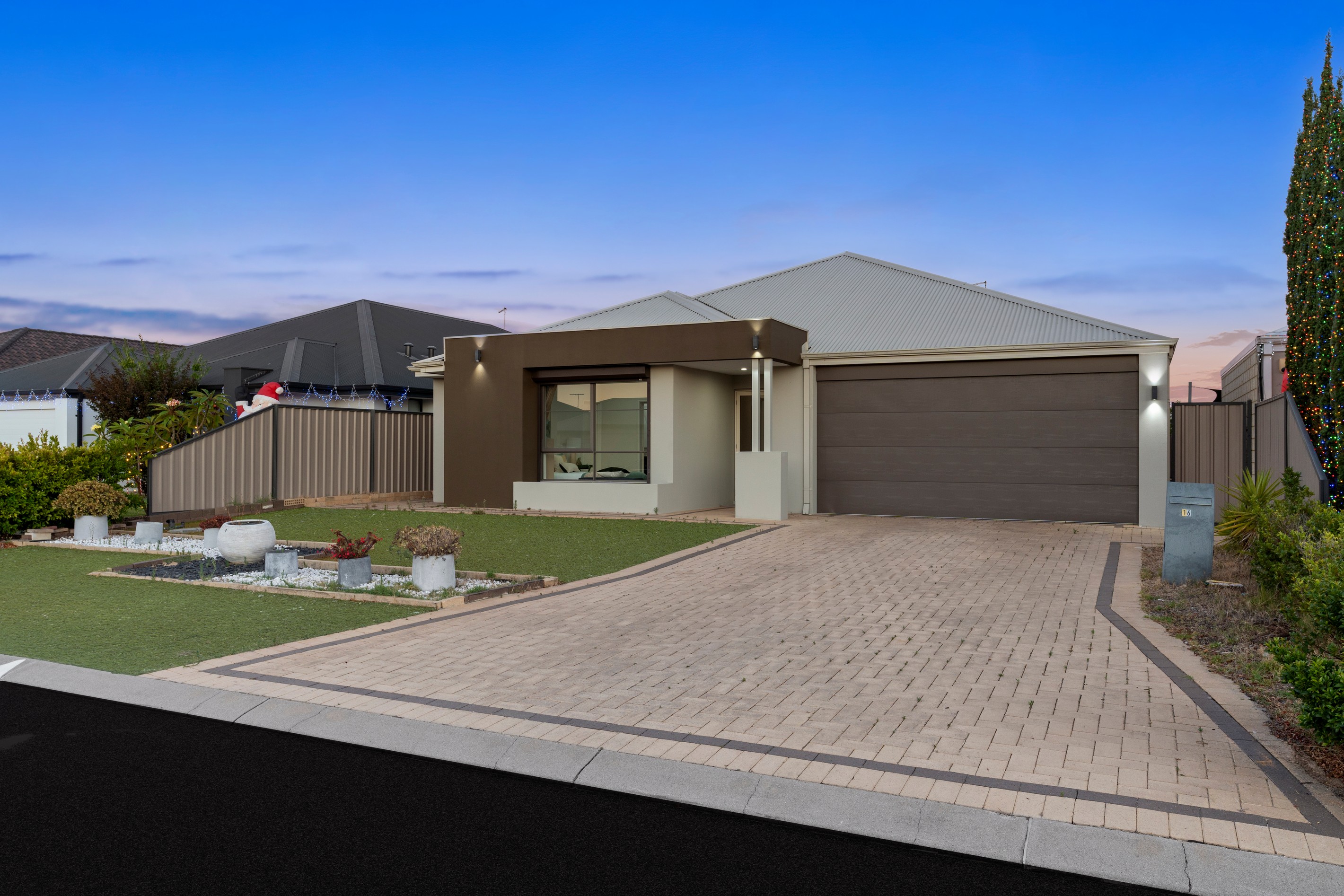 16 Riviera Turn, Piara Waters, WA 6112