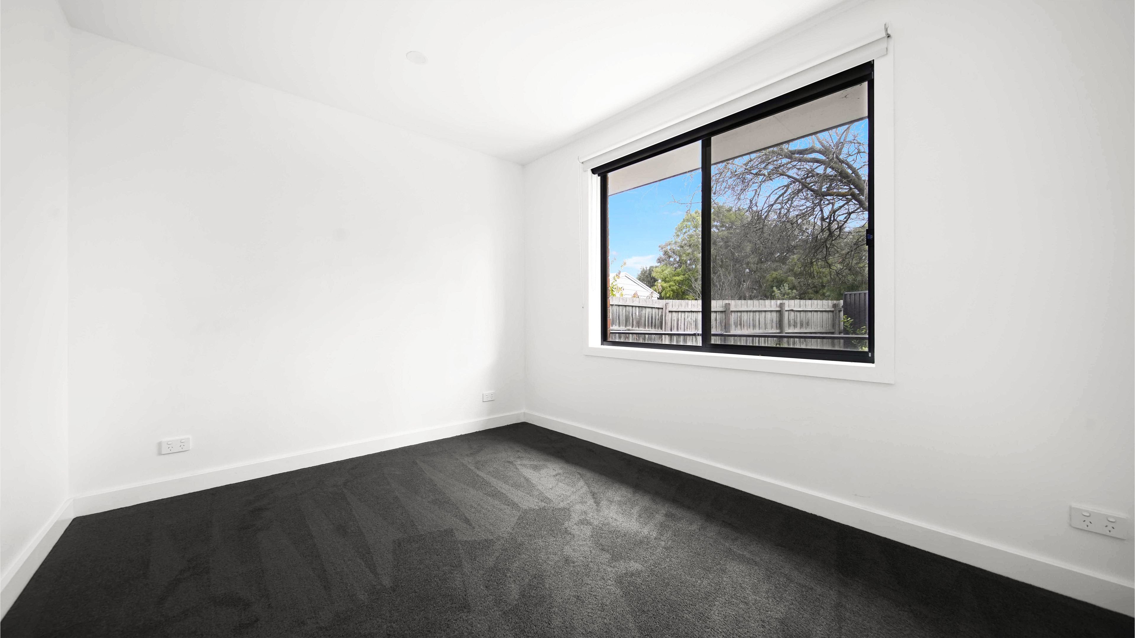 14 Reumah Court — photo 10 of 12