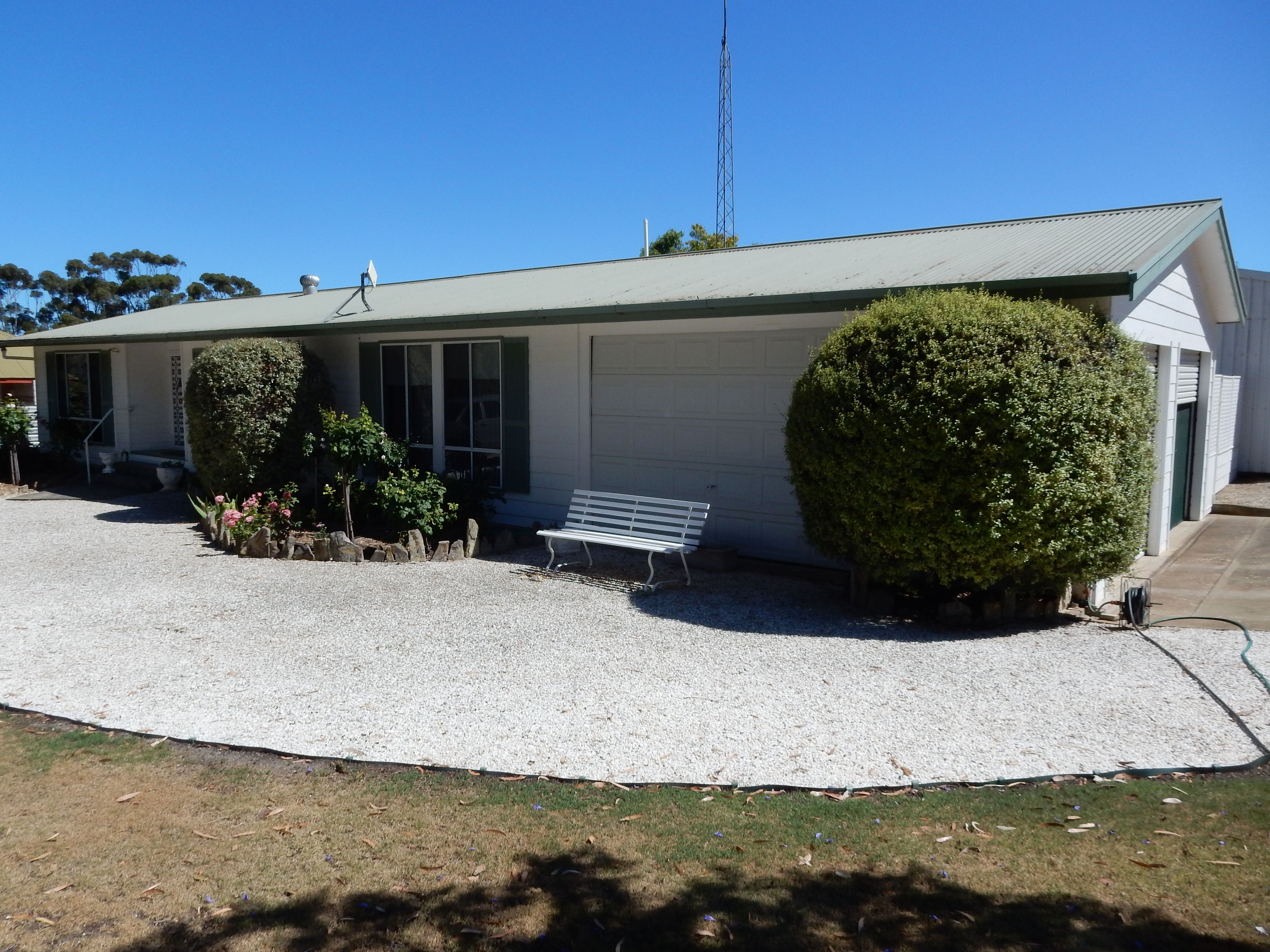 2-4 Caroline Street, Maitland SA 5573
