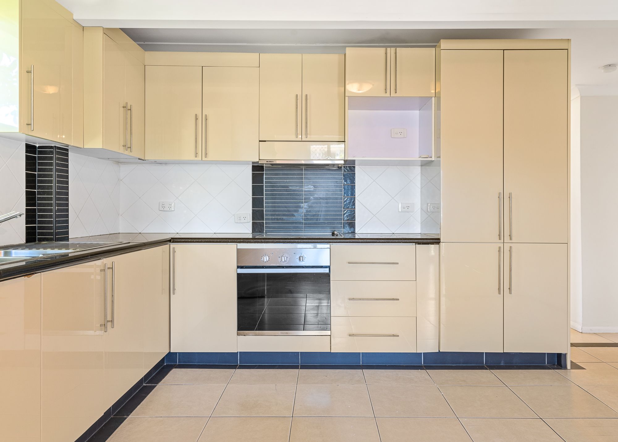 77 North Road, Woodridge, QLD 4114