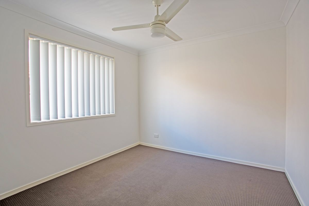 8 Bowerbird Crescent, Dakabin, QLD 4503