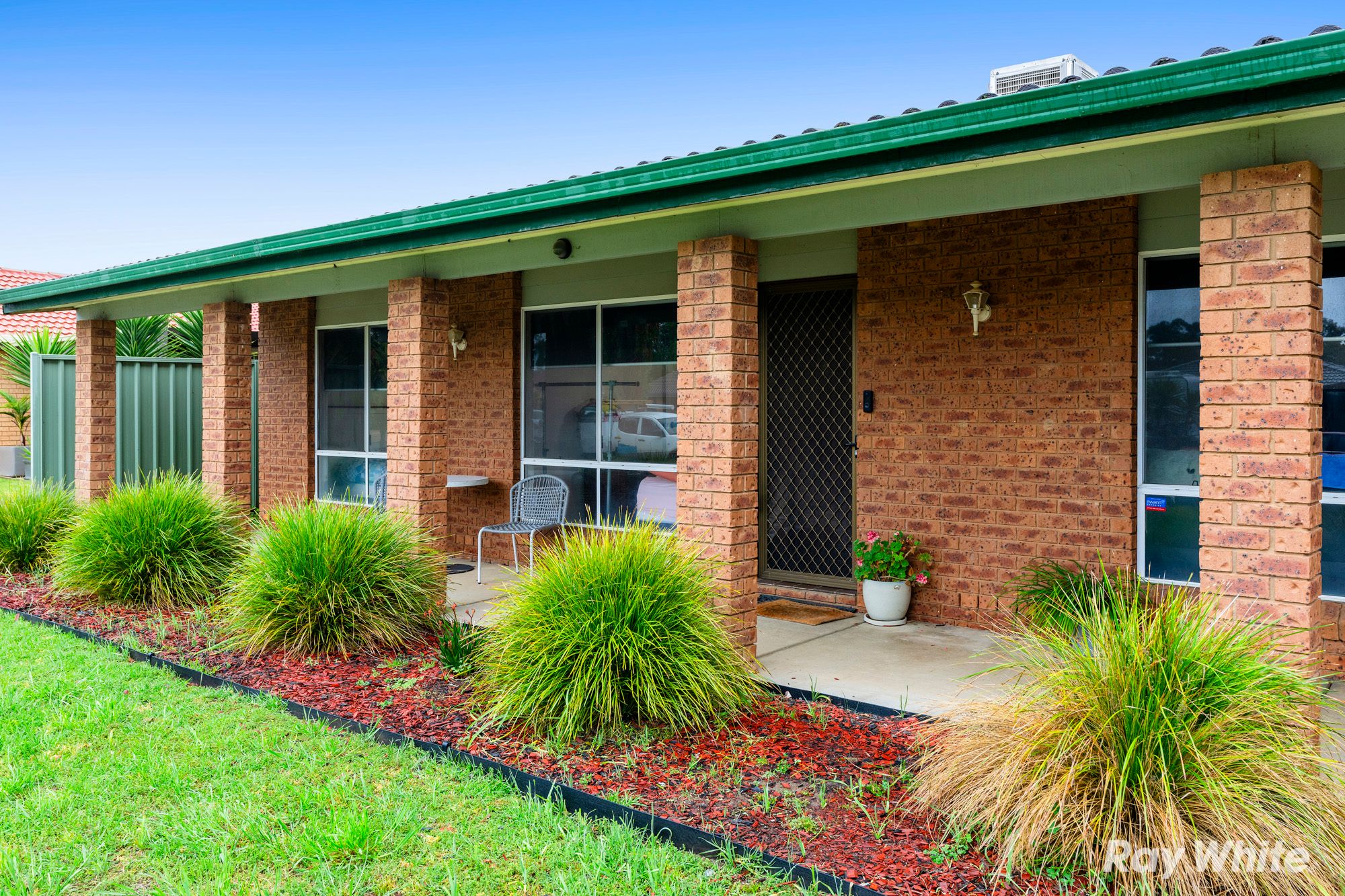 22 Naretha Street, Glenfield Park, NSW 2650