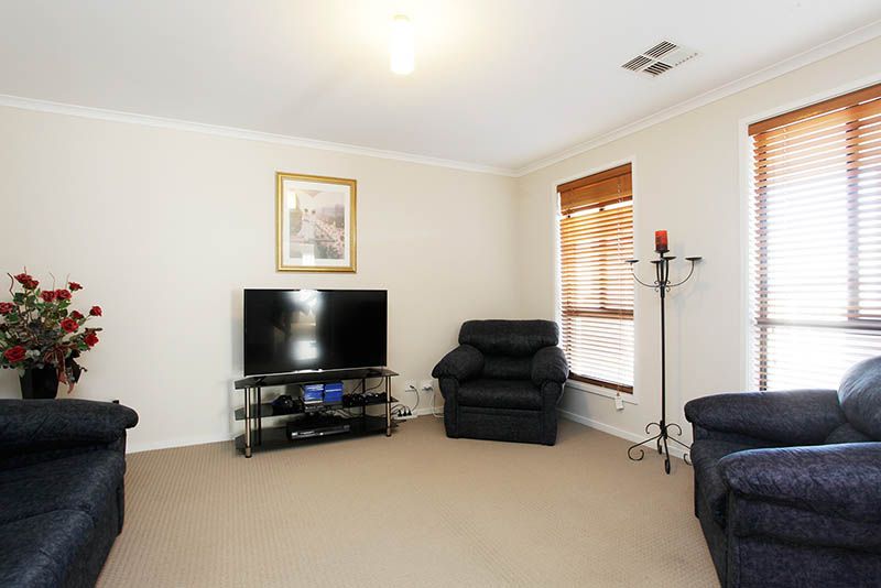 6 Stafford Court, Craigmore, SA 5114