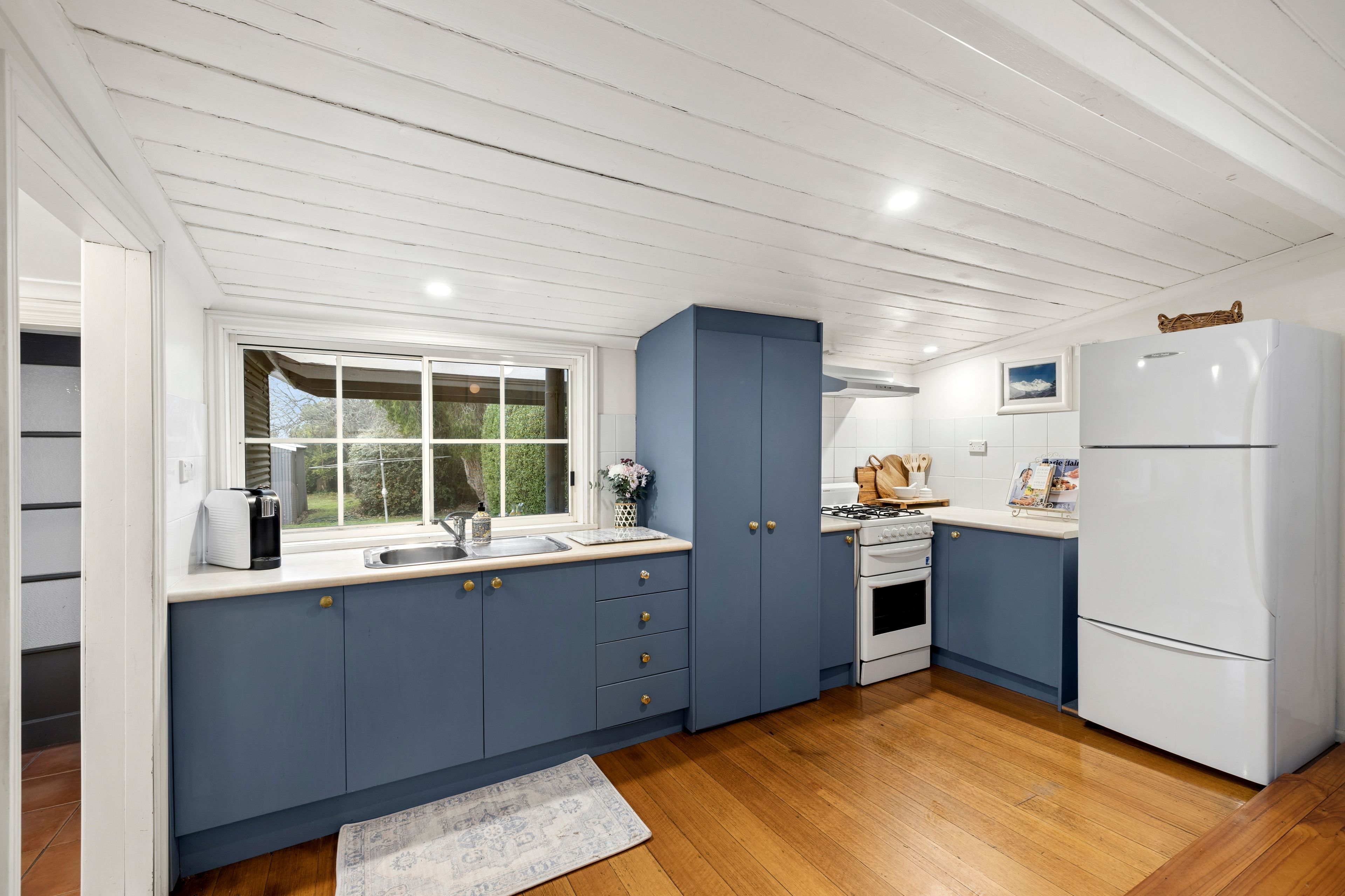 42 Hutton Street — photo 5 of 17