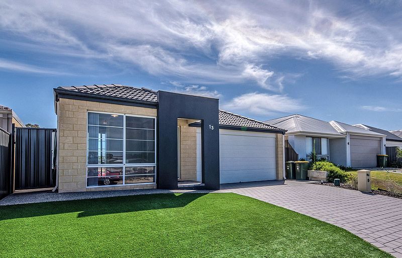 13 Avon Road, Yanchep, WA 6035