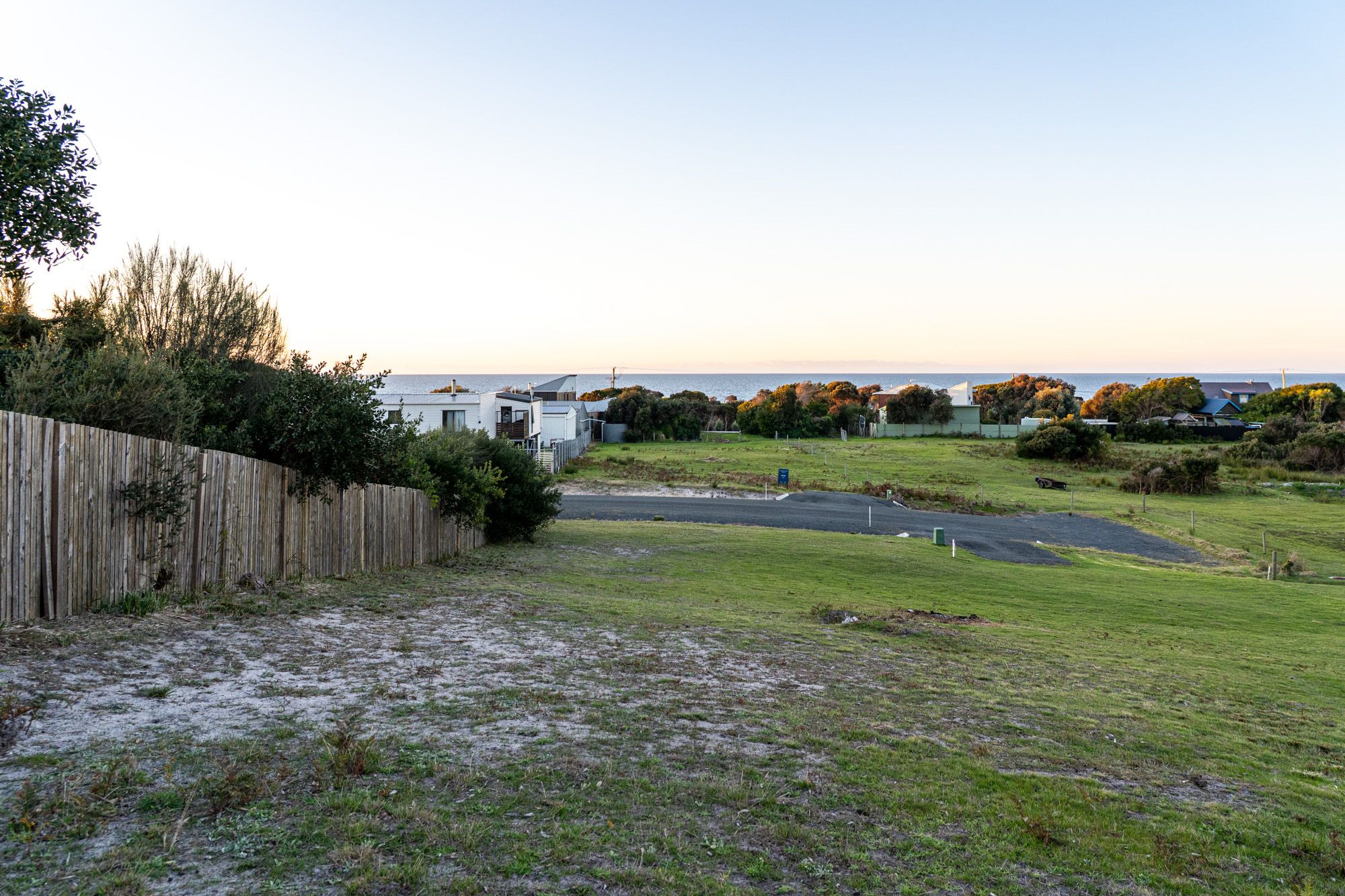 21 Lord Liverpool Drive — photo 3 of 5