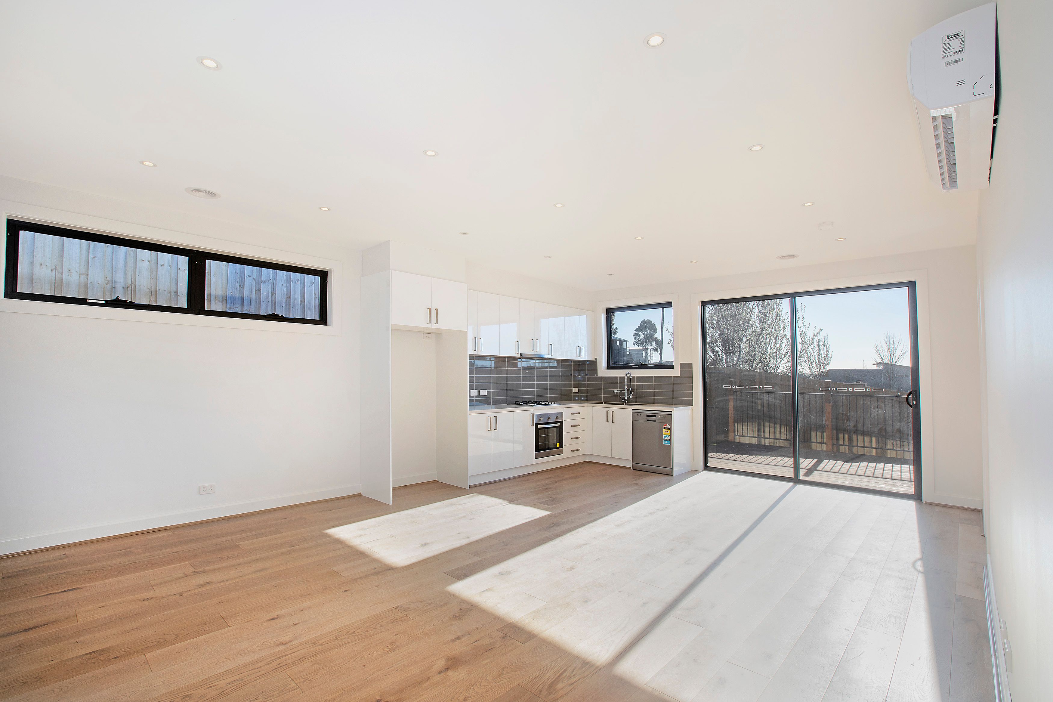2/13 Oakhill Avenue, Highton, VIC 3216