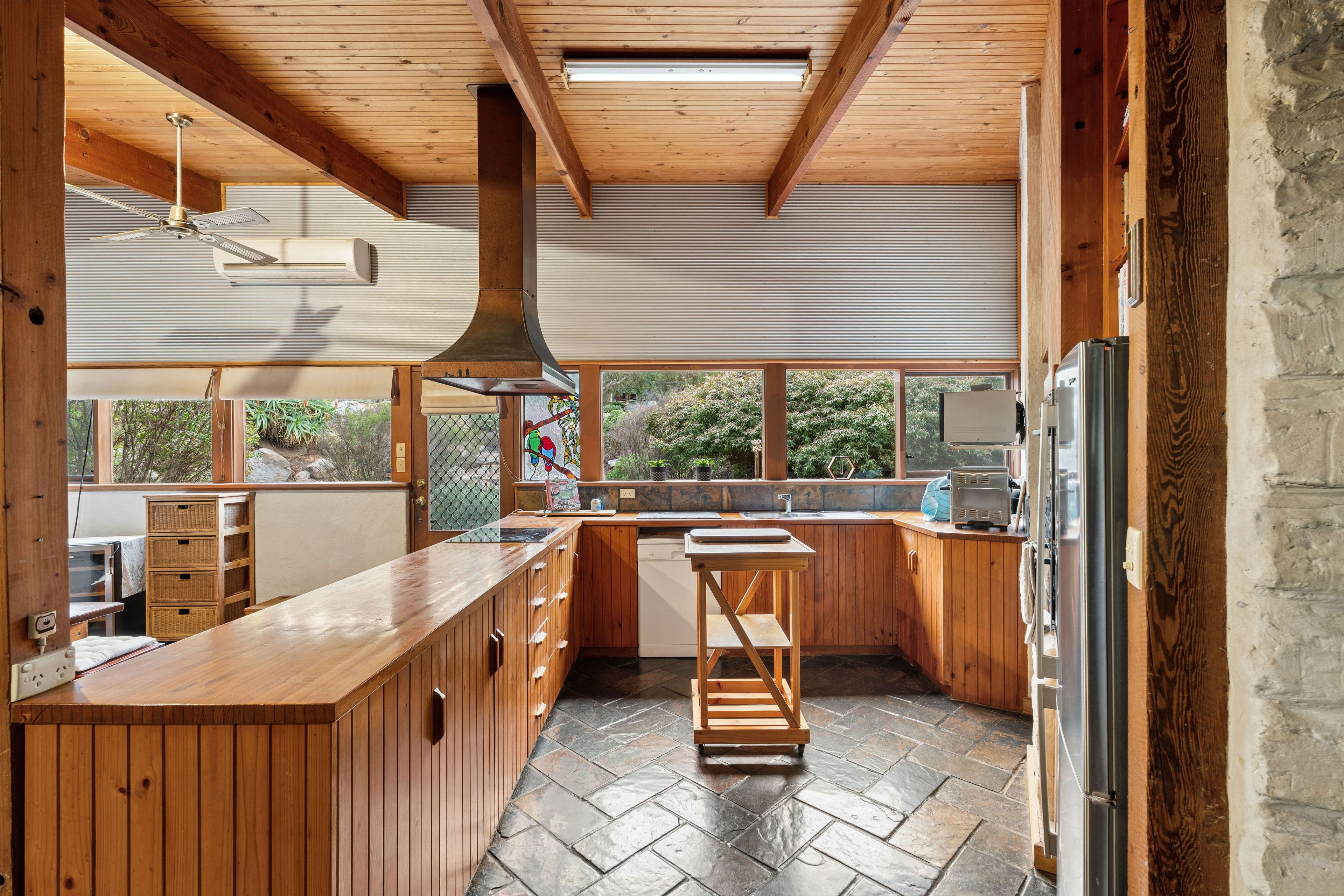 26 Tooma Drive — photo 10 of 30