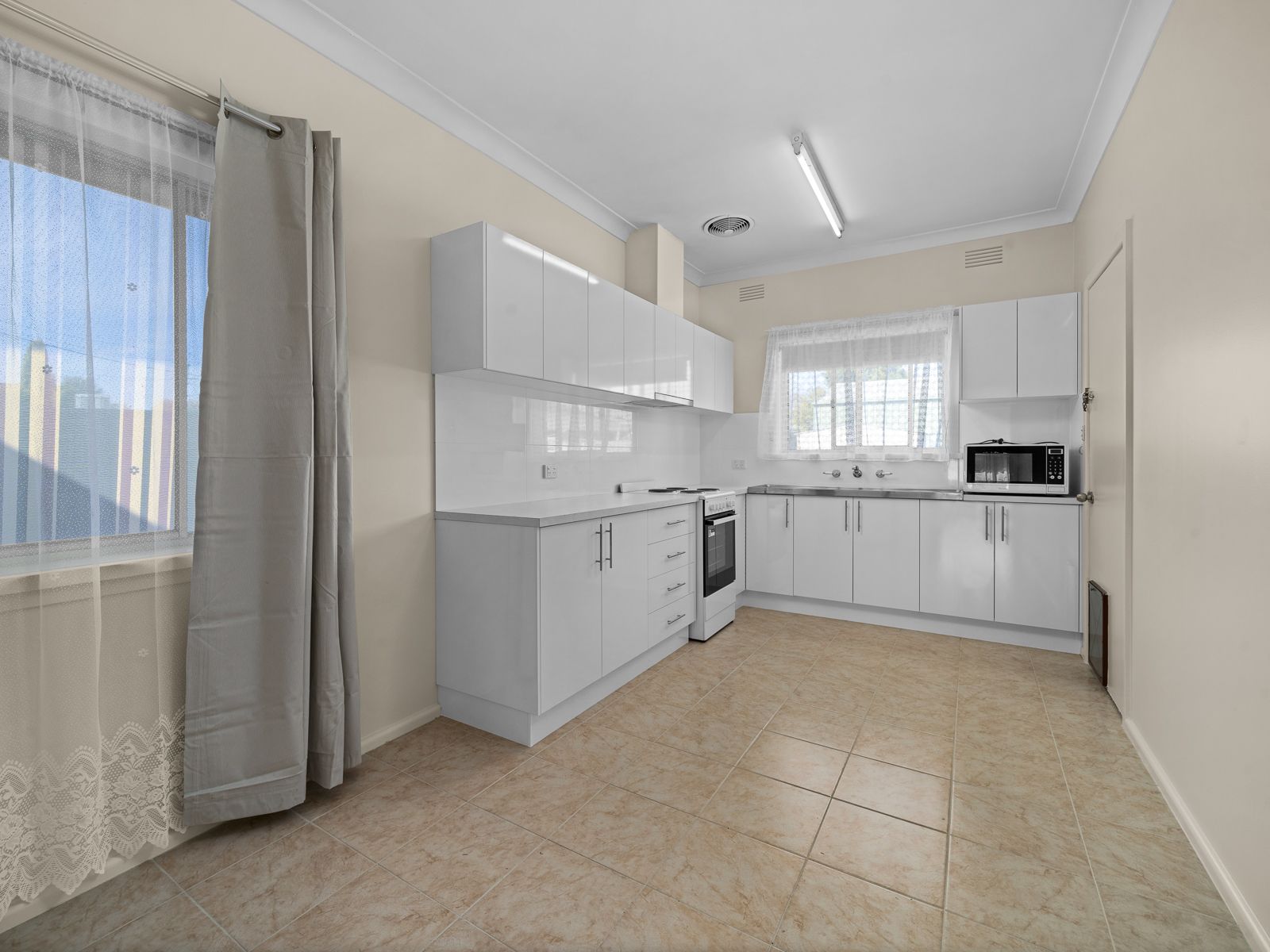 2/502 Hague, Lavington, NSW 2641