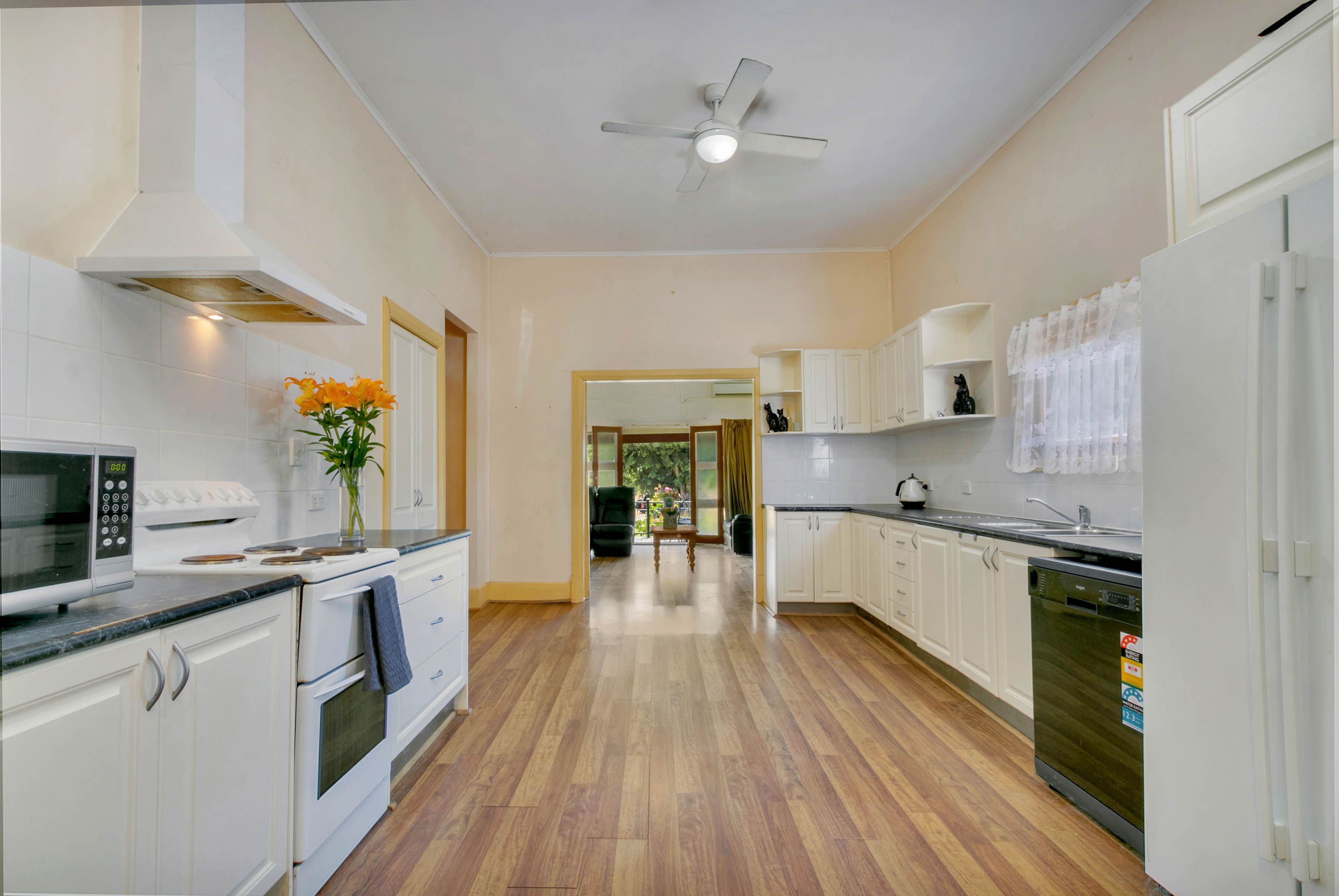 10 Barossa Valley Way, Lyndoch, SA 5351