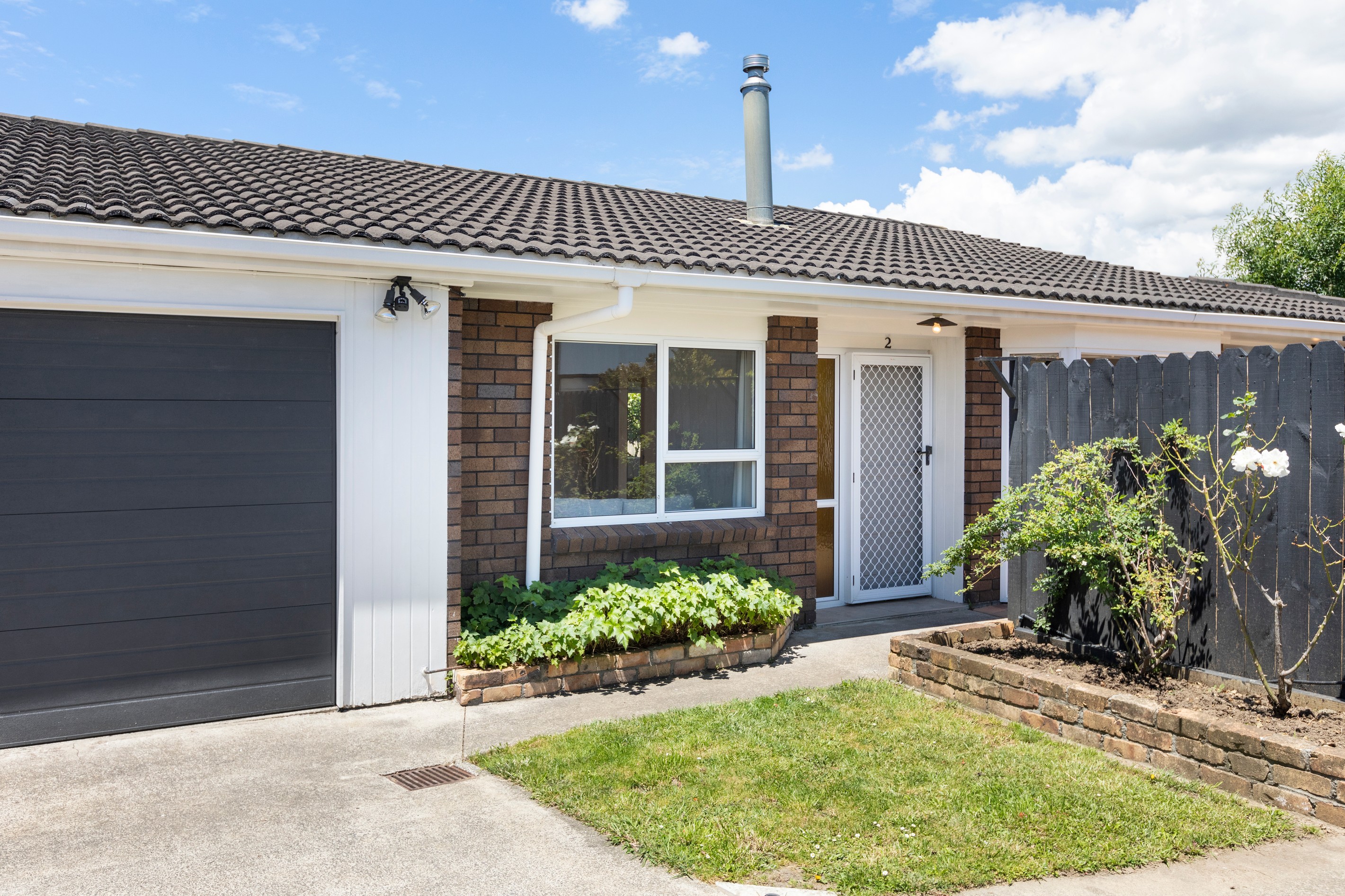 2/10 Kallaroo Place, Botany Downs, Manukau City