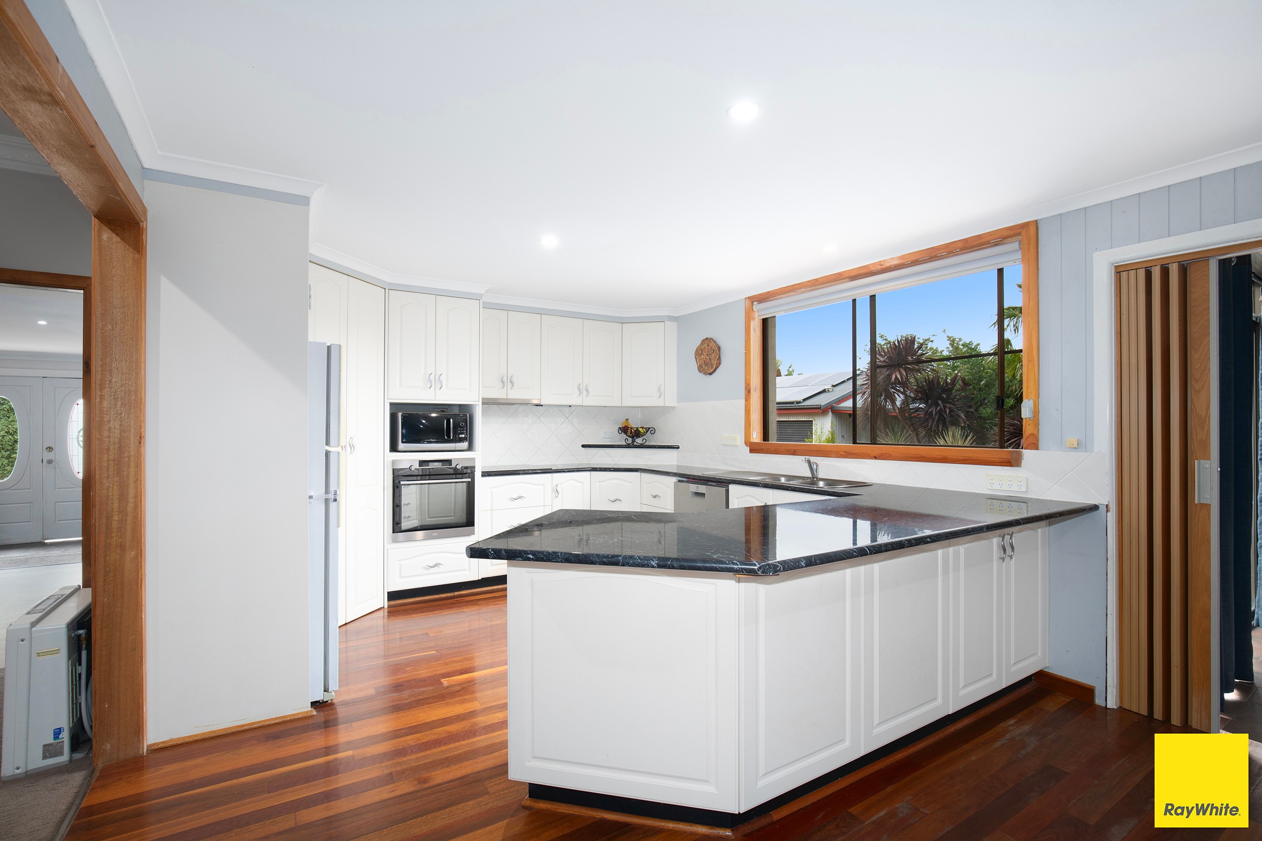 8 Dutton Parade, Guyra, NSW 2365