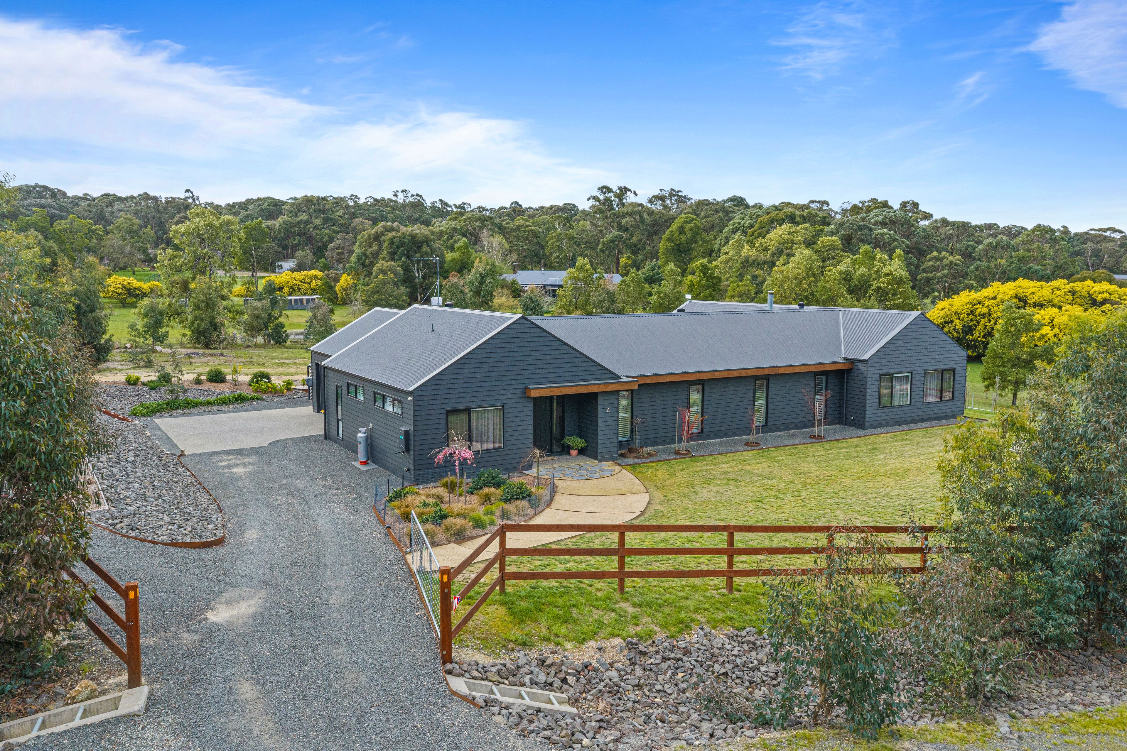 4/924 Glenelg Highway — photo from Ray White Ballarat