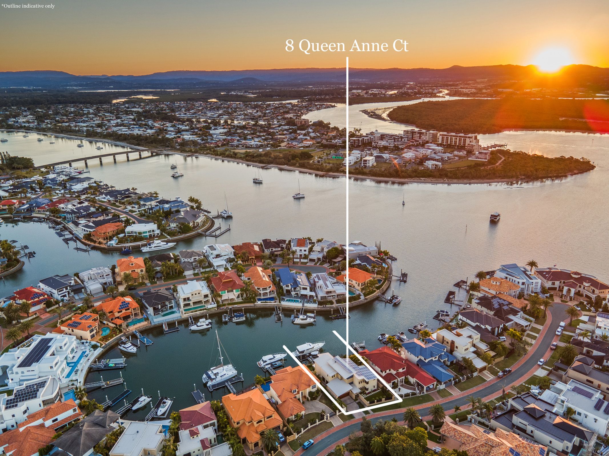 8 Queen Anne Court, Sovereign Islands, QLD 4216