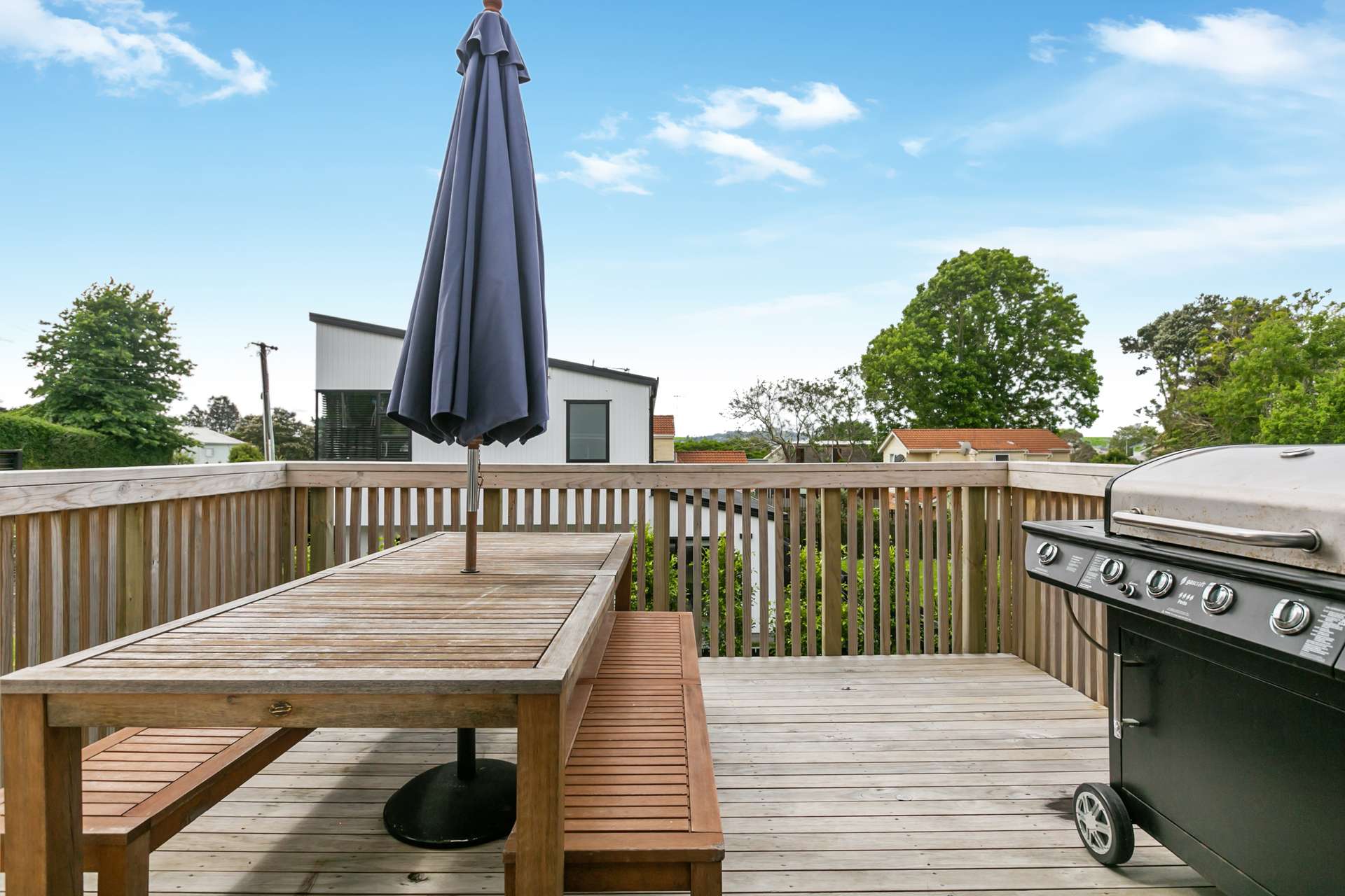 18 Taylor Road photo 5