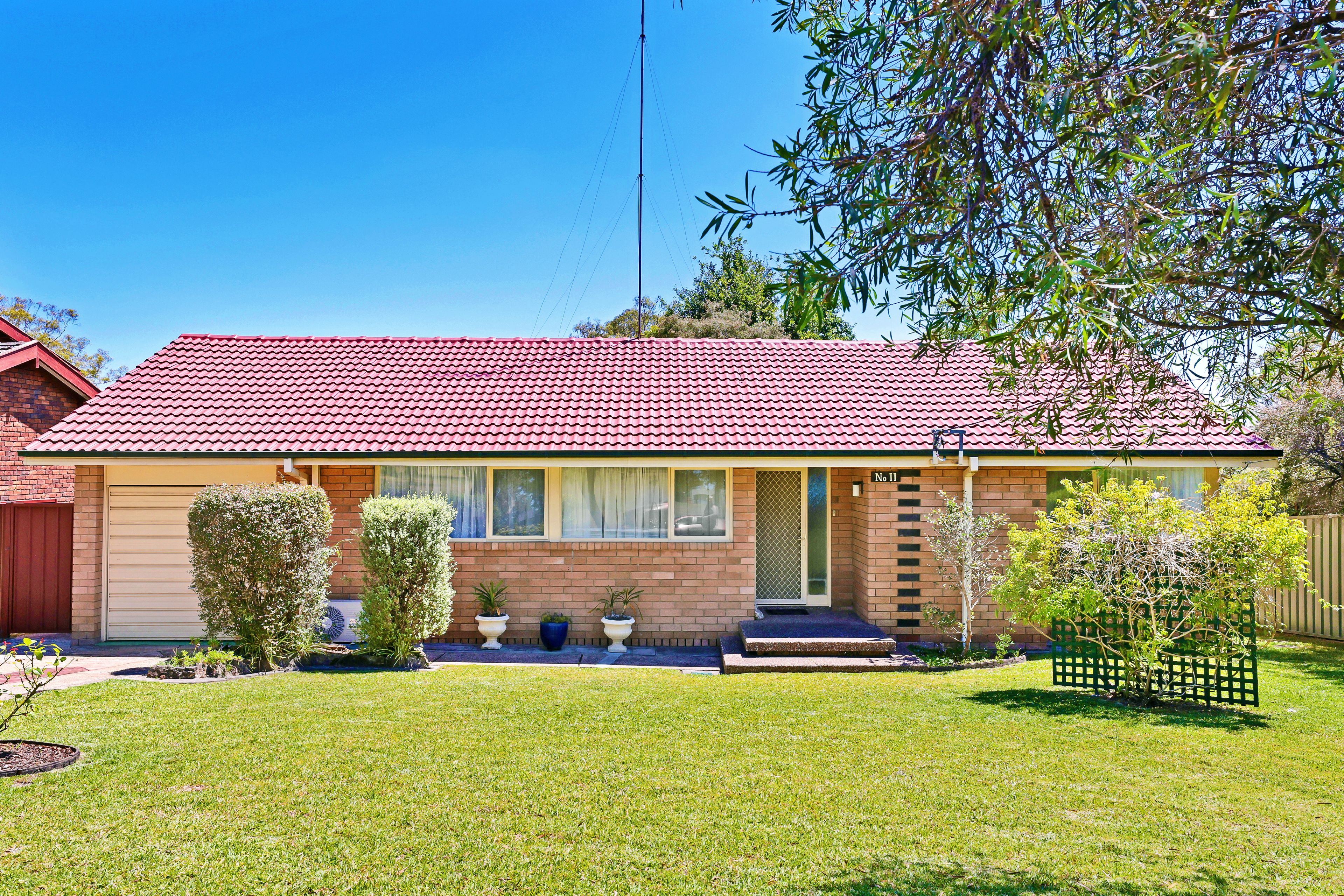 11 Hillview Avenue, South Penrith, NSW 2750 Sold House Ray White