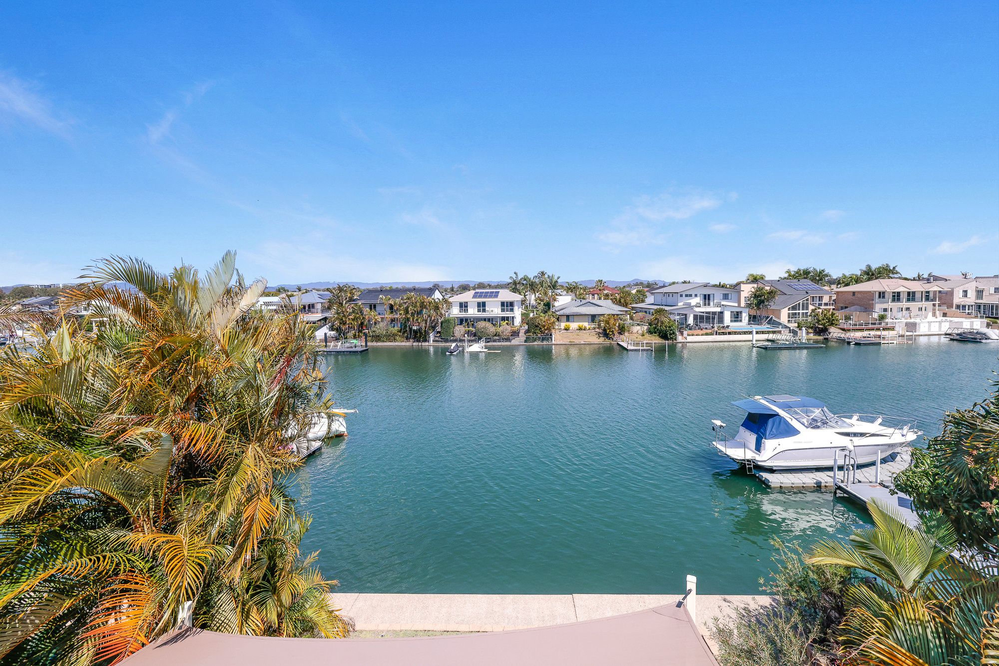1/100 Morala Avenue, Runaway Bay, QLD 4216