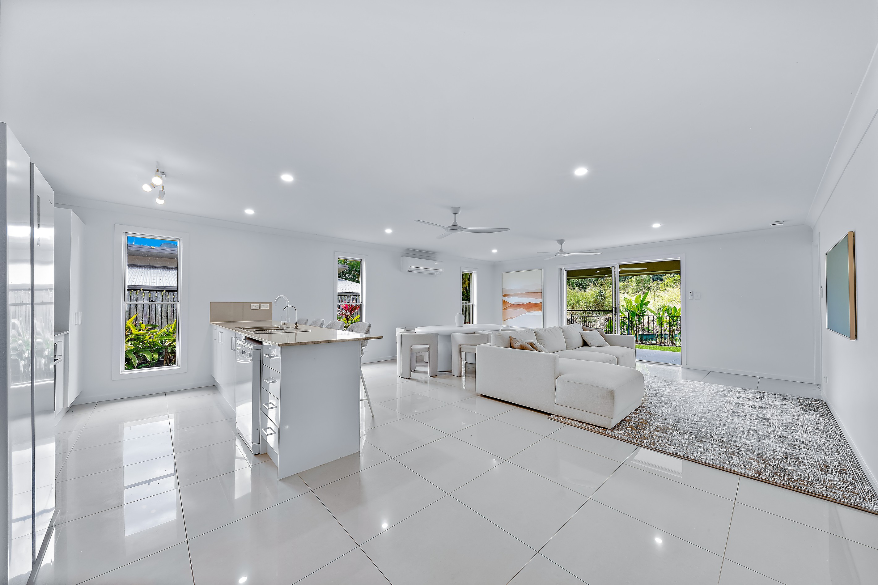 25 Endeavour Circuit, Cannonvale, QLD 4802