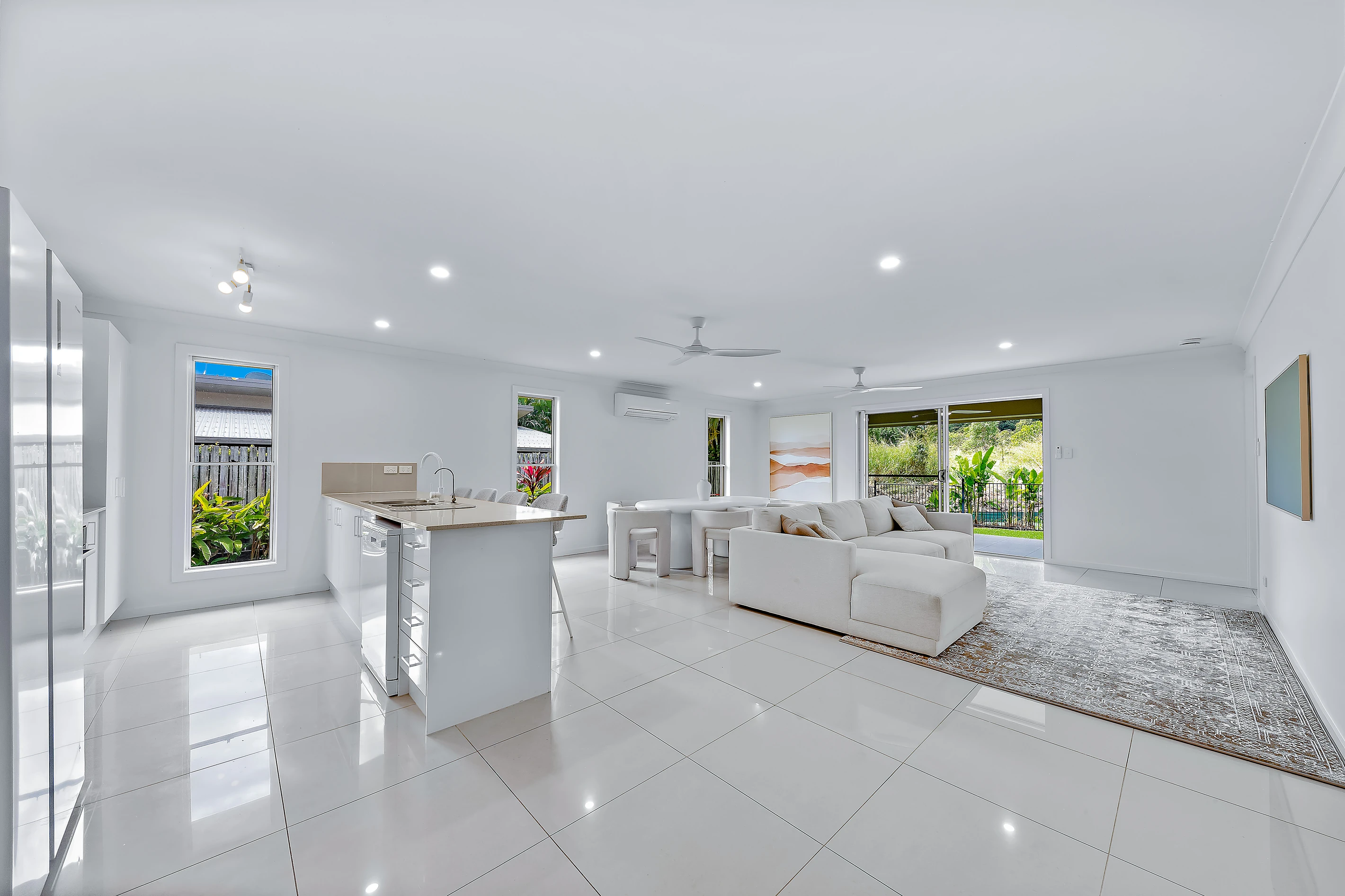 25 Endeavour Circuit, Cannonvale, QLD 4802